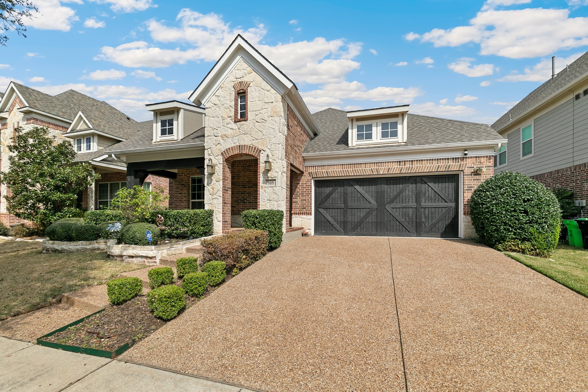 909 Auburn Court, Savannah, TX, 76227