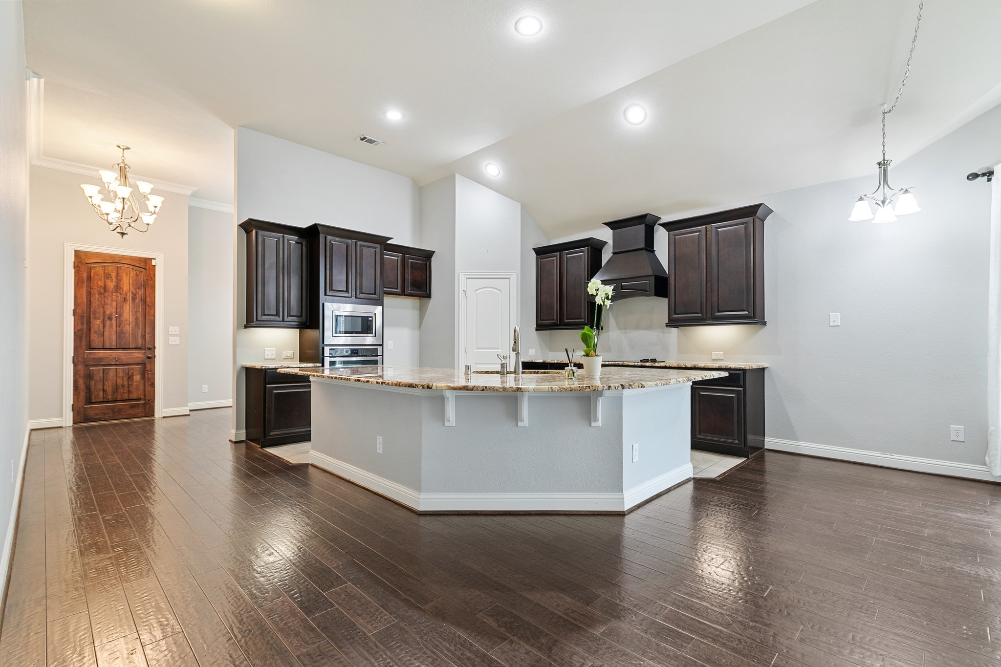 909 Auburn Court, Savannah, TX, 76227