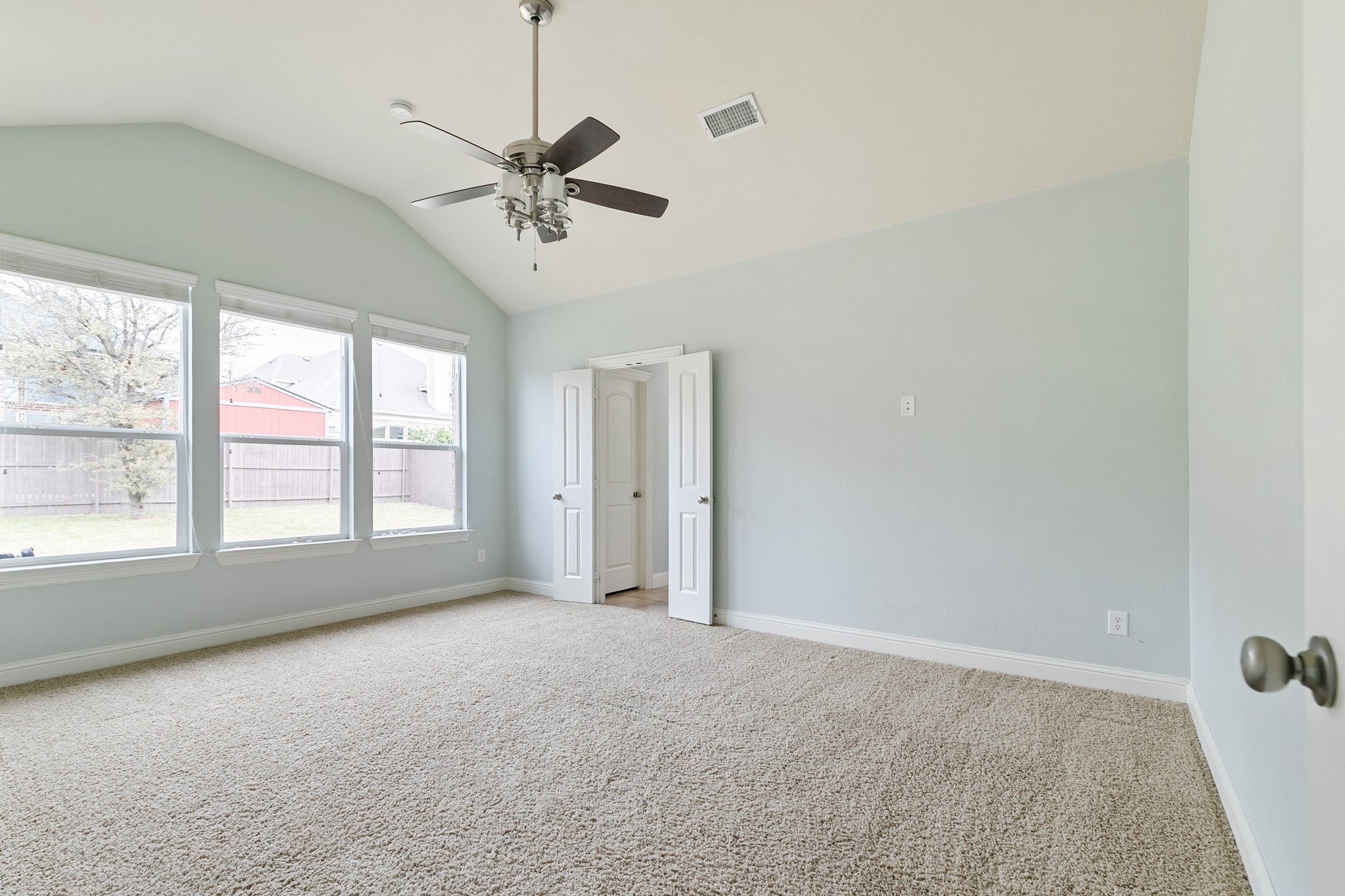 909 Auburn Court, Savannah, TX, 76227