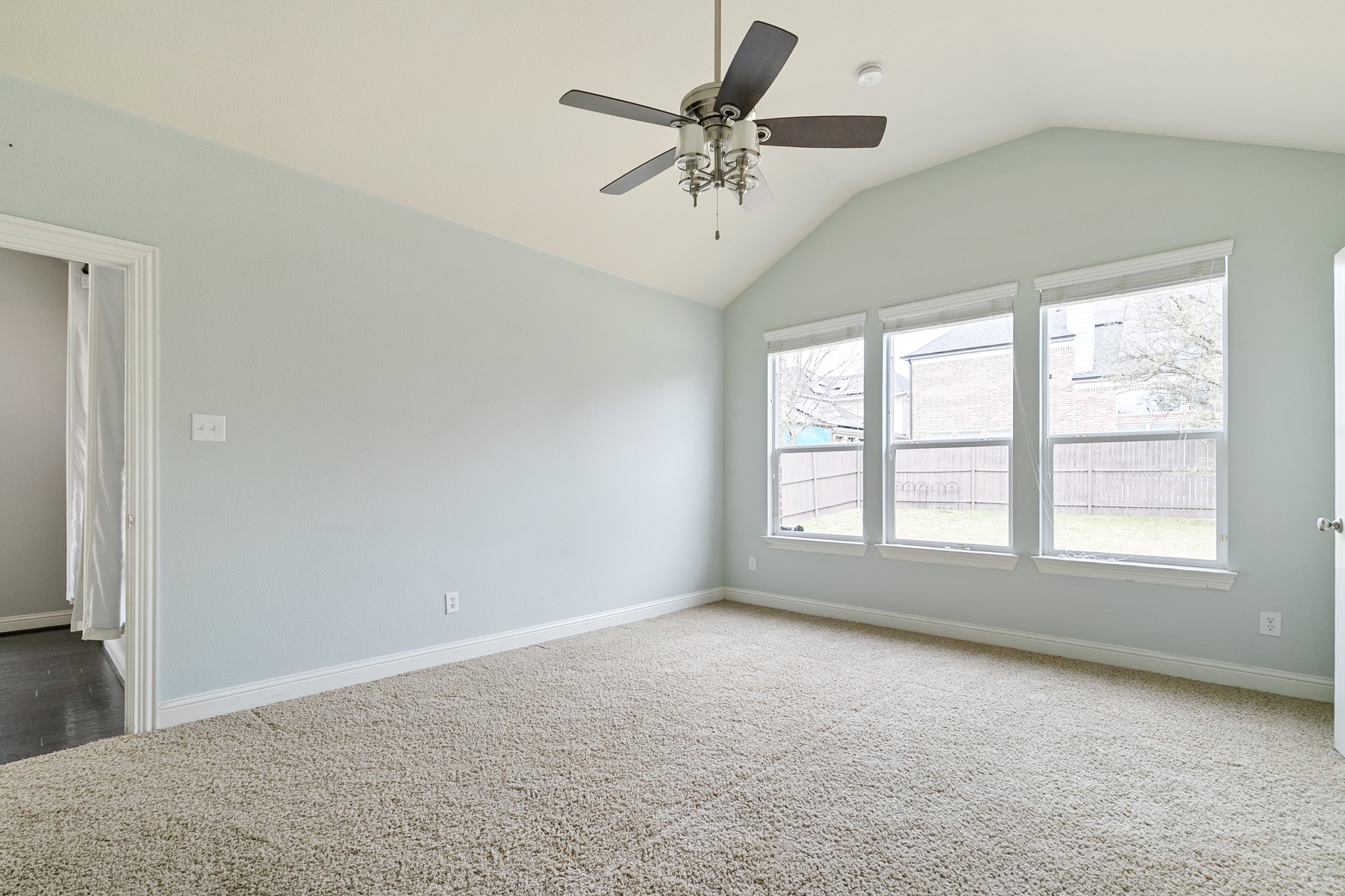 909 Auburn Court, Savannah, TX, 76227