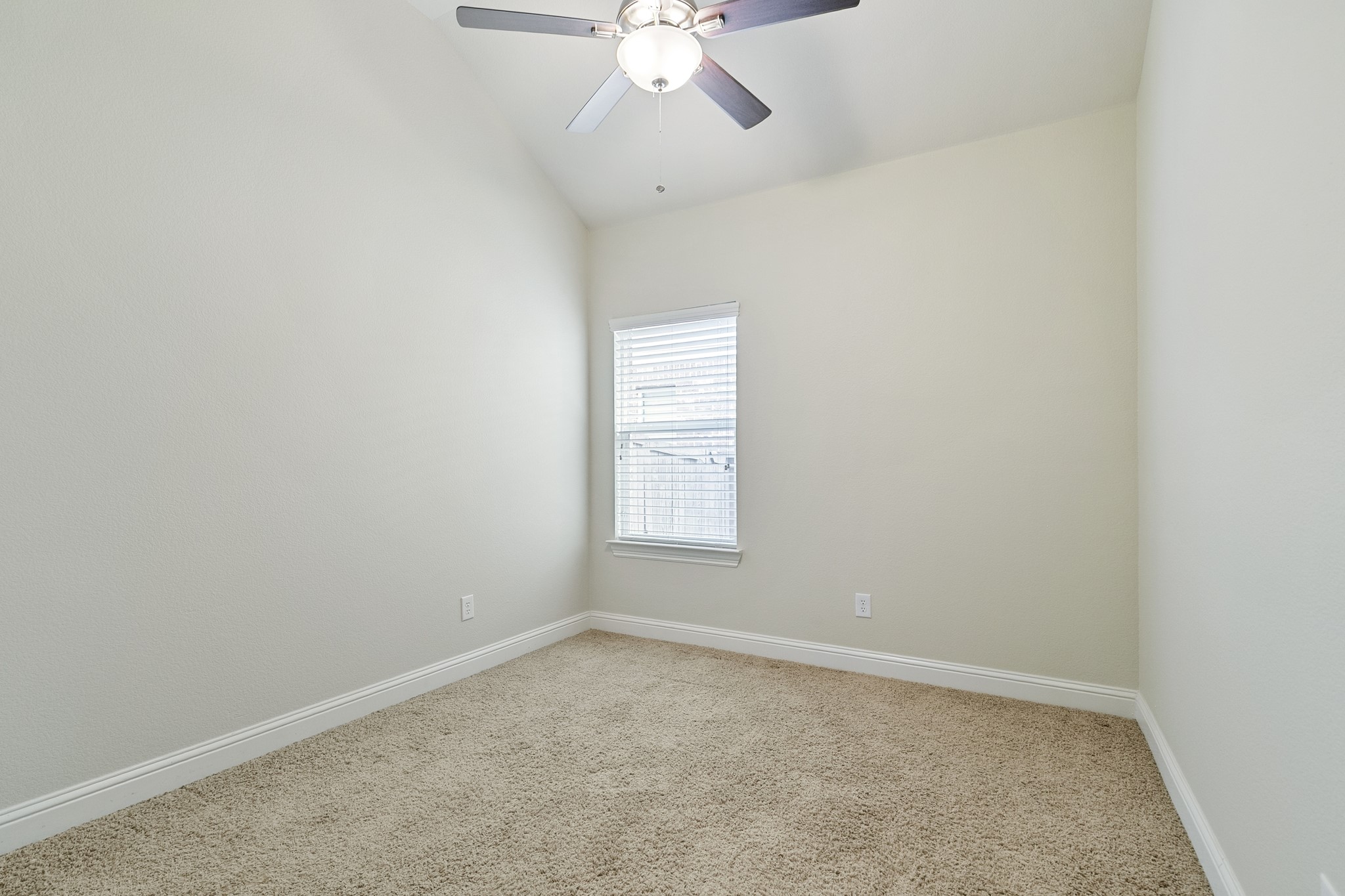 909 Auburn Court, Savannah, TX, 76227