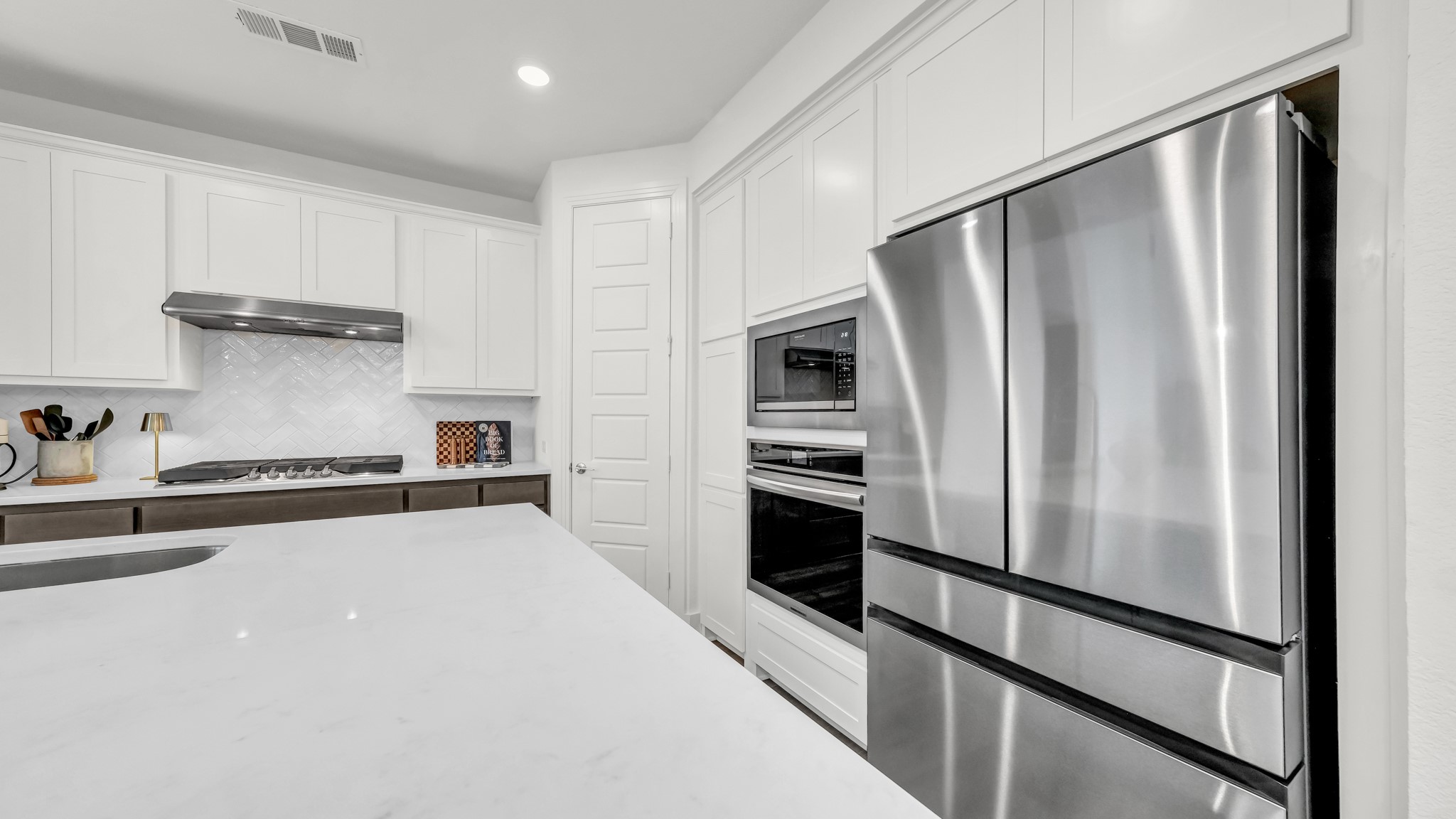 913 Gilbreath Avenue, Crowley, TX, 76036