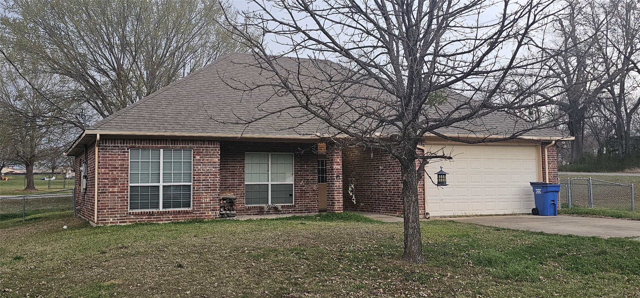 Property photo 01 of 400 Bent Creek Dr, Grand Saline, TX 75140 | MLS #21200493