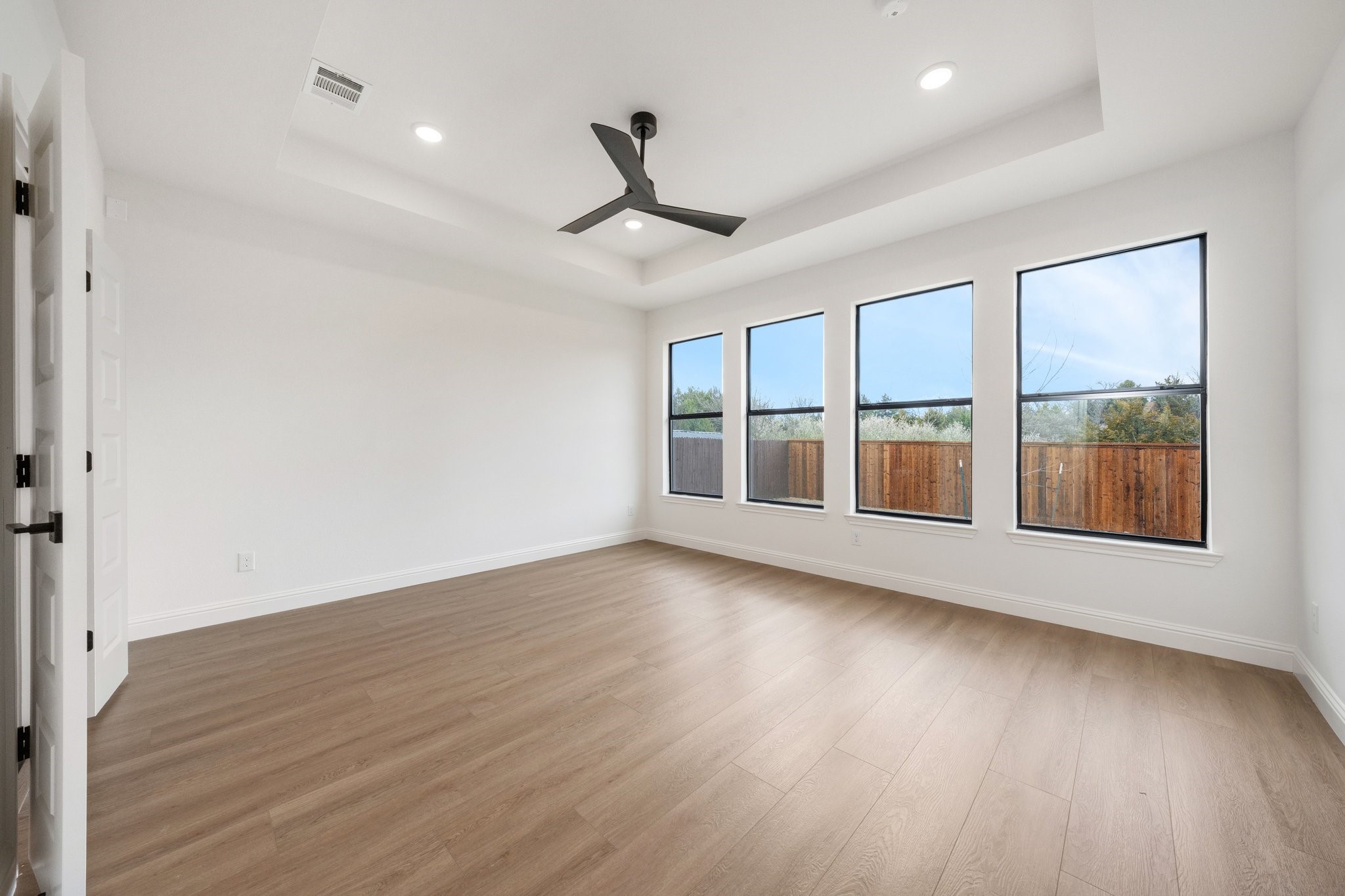 598 E Woodell Drive, Glenn Heights, TX, 75154