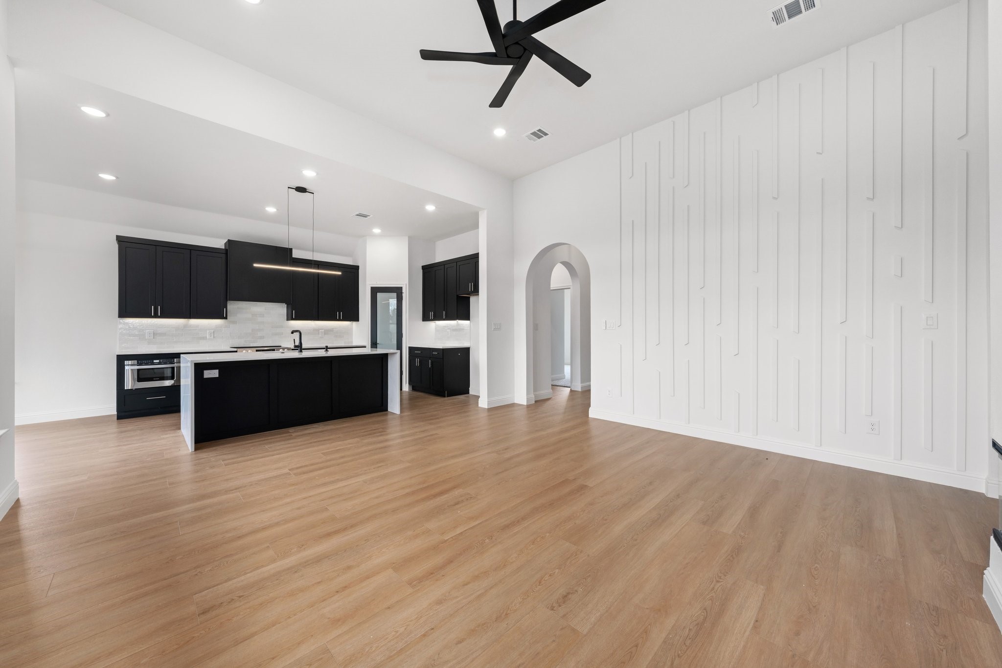 598 E Woodell Drive, Glenn Heights, TX, 75154