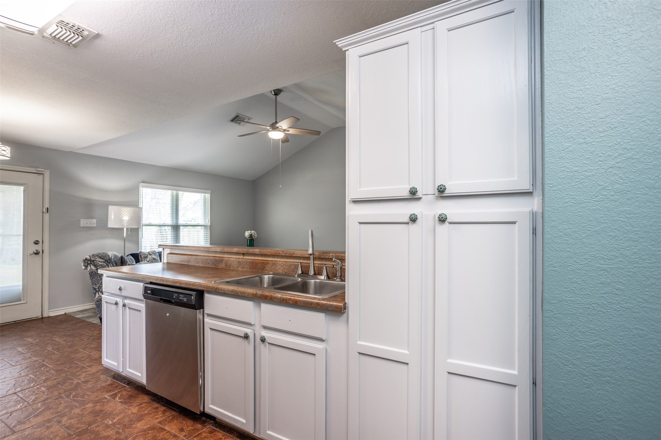 602 N Jordan Street, Whitesboro, TX, 76273