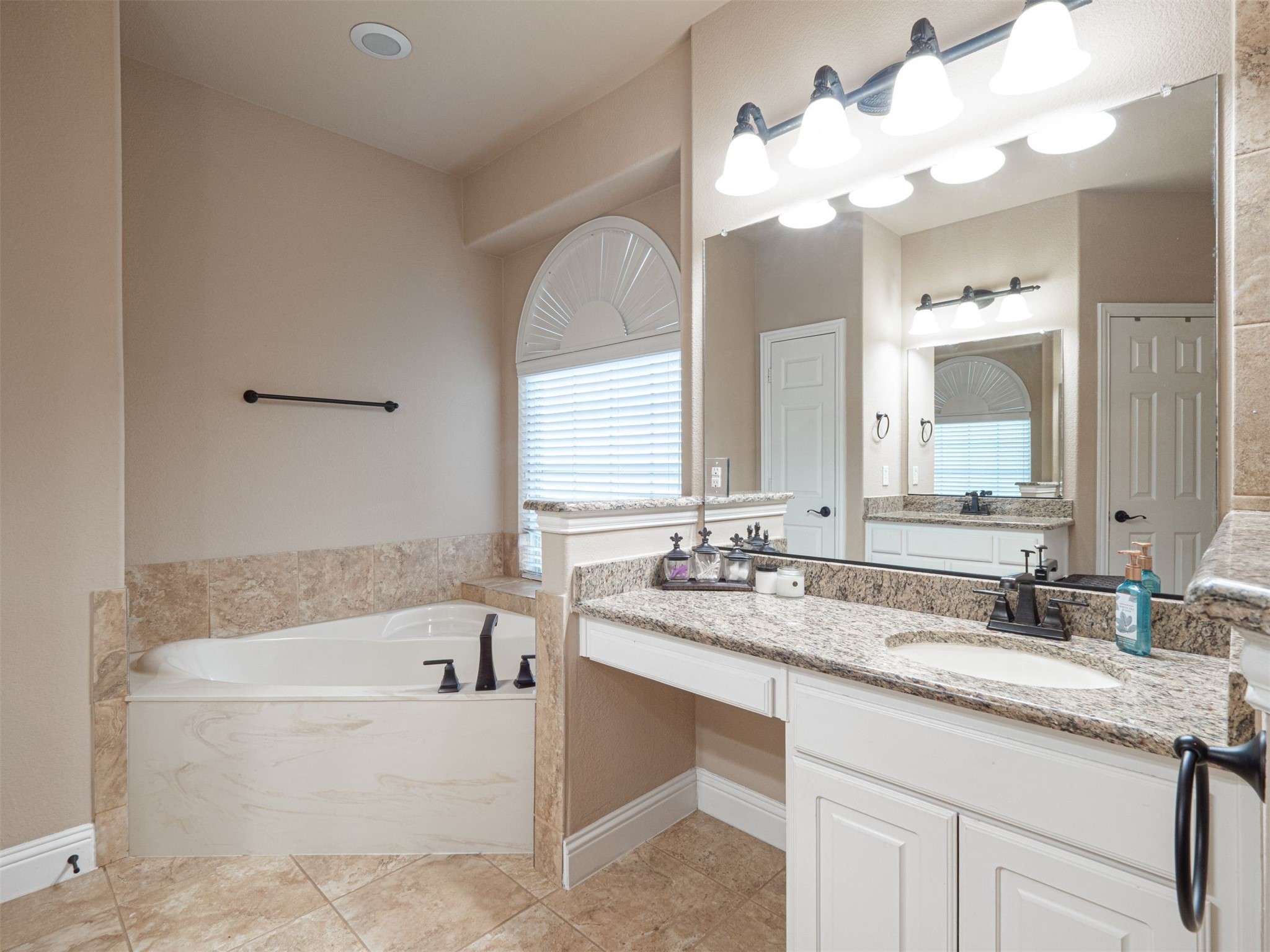 4606 Waterford Glen Drive, Mansfield, TX, 76063