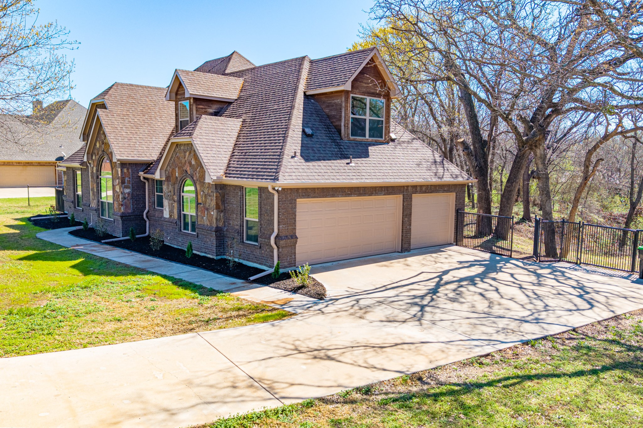 108 Winding Way, Azle, TX, 76020