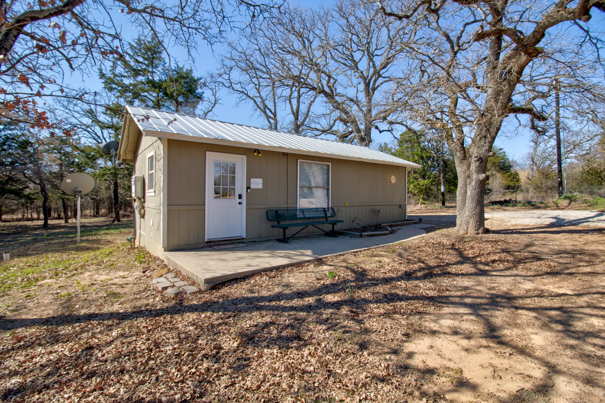 Property photo 01 of 374 Hideaway Lane Valley, View, TX 76272 | MLS #21202338