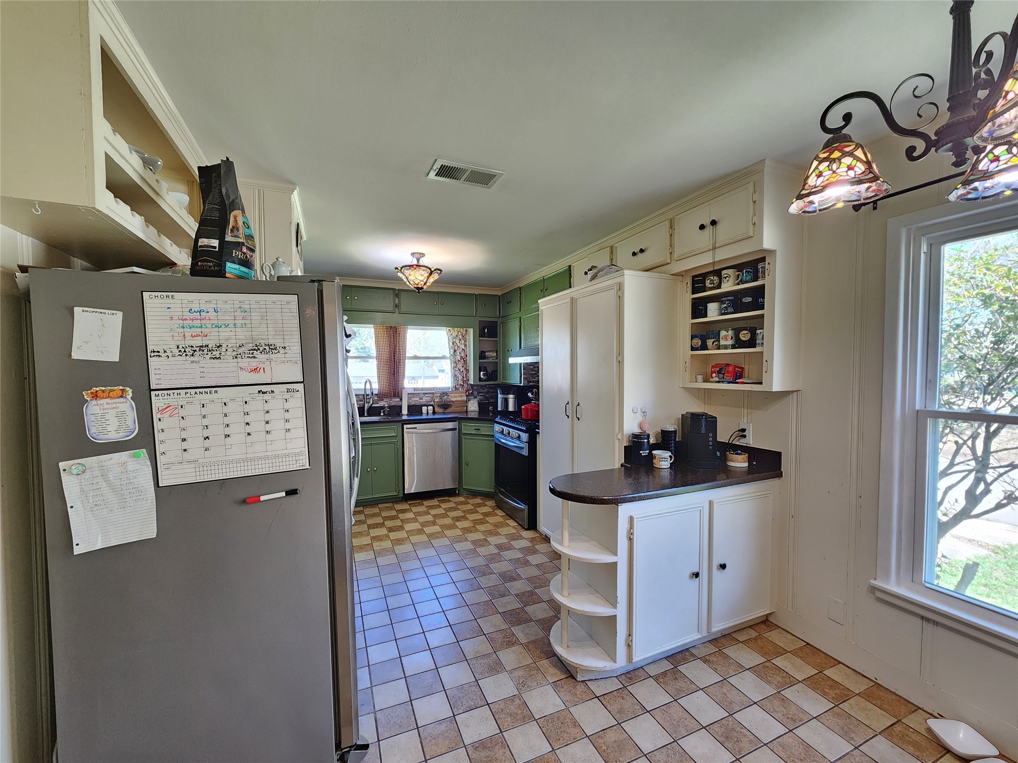 Property photo 04 of 319 E Hubbard Street, Lindale, TX 75771 | MLS #21202386
