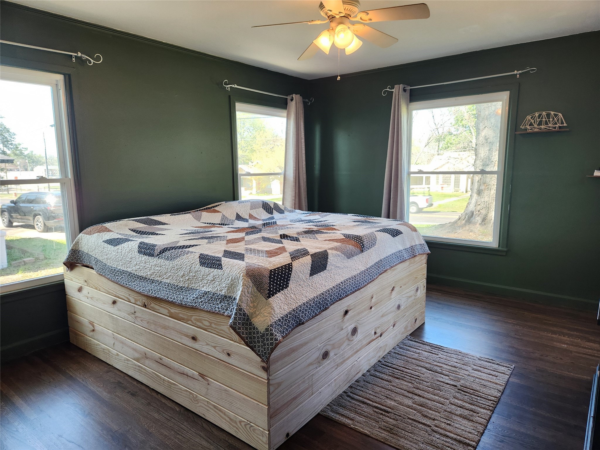 319 E Hubbard Street, Lindale, TX, 75771