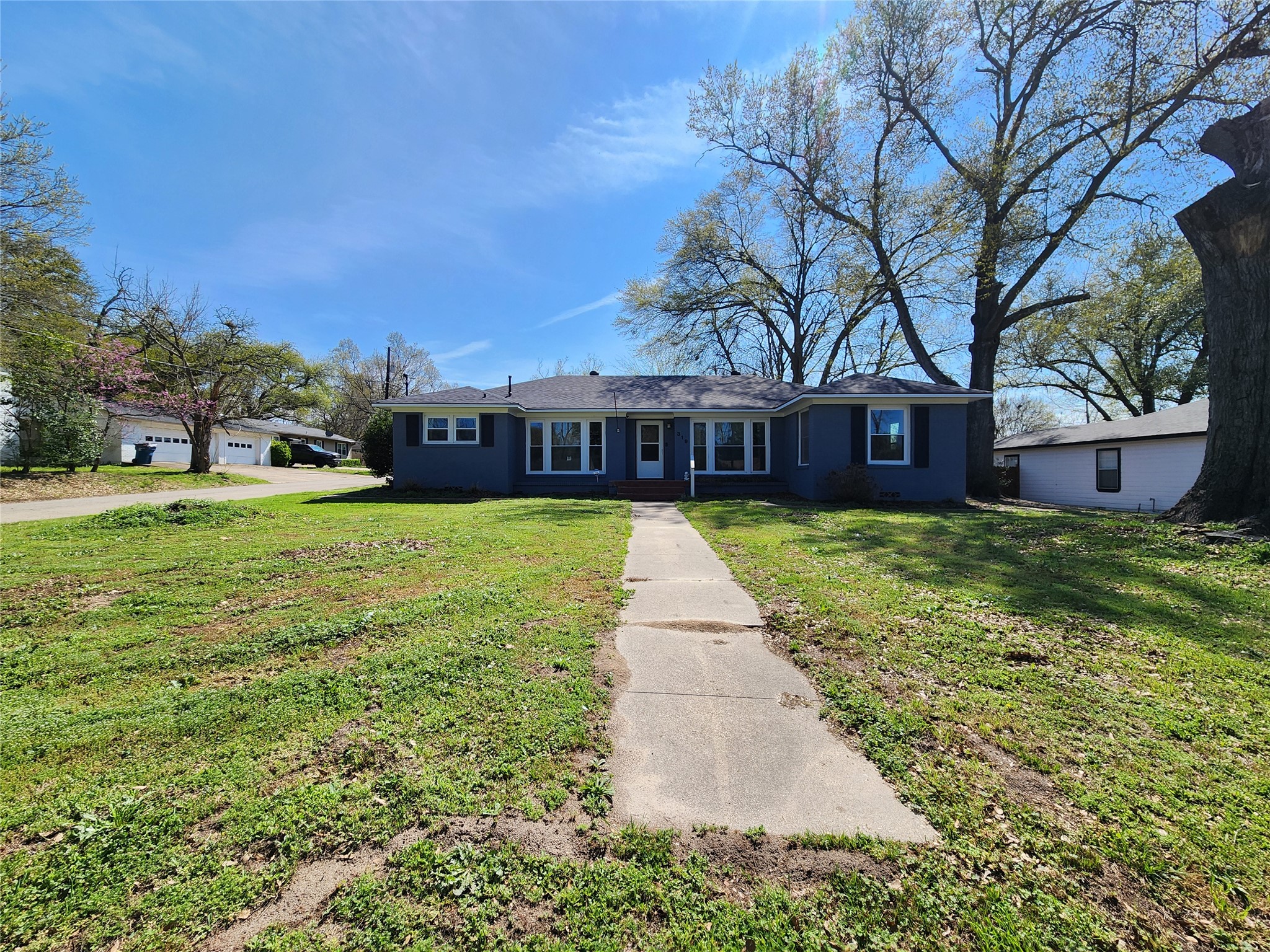 319 E Hubbard Street, Lindale, TX, 75771