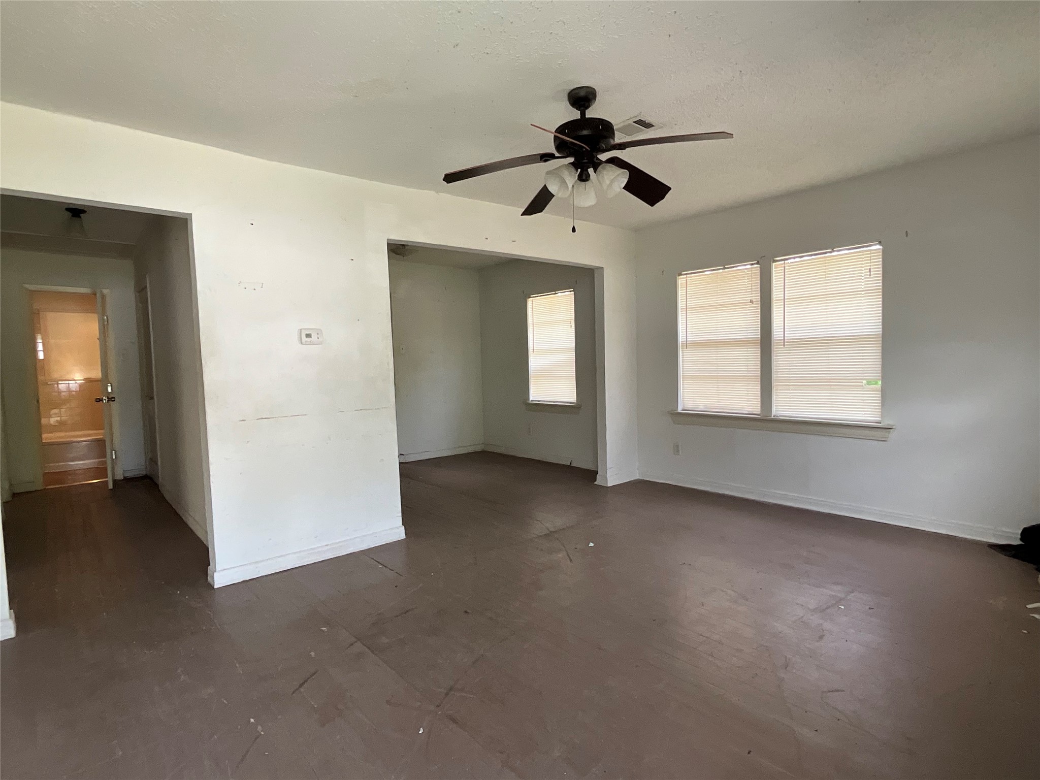 Property photo 03 of 1903 Lamont Avenue, Dallas, TX 75216 | MLS #21202713