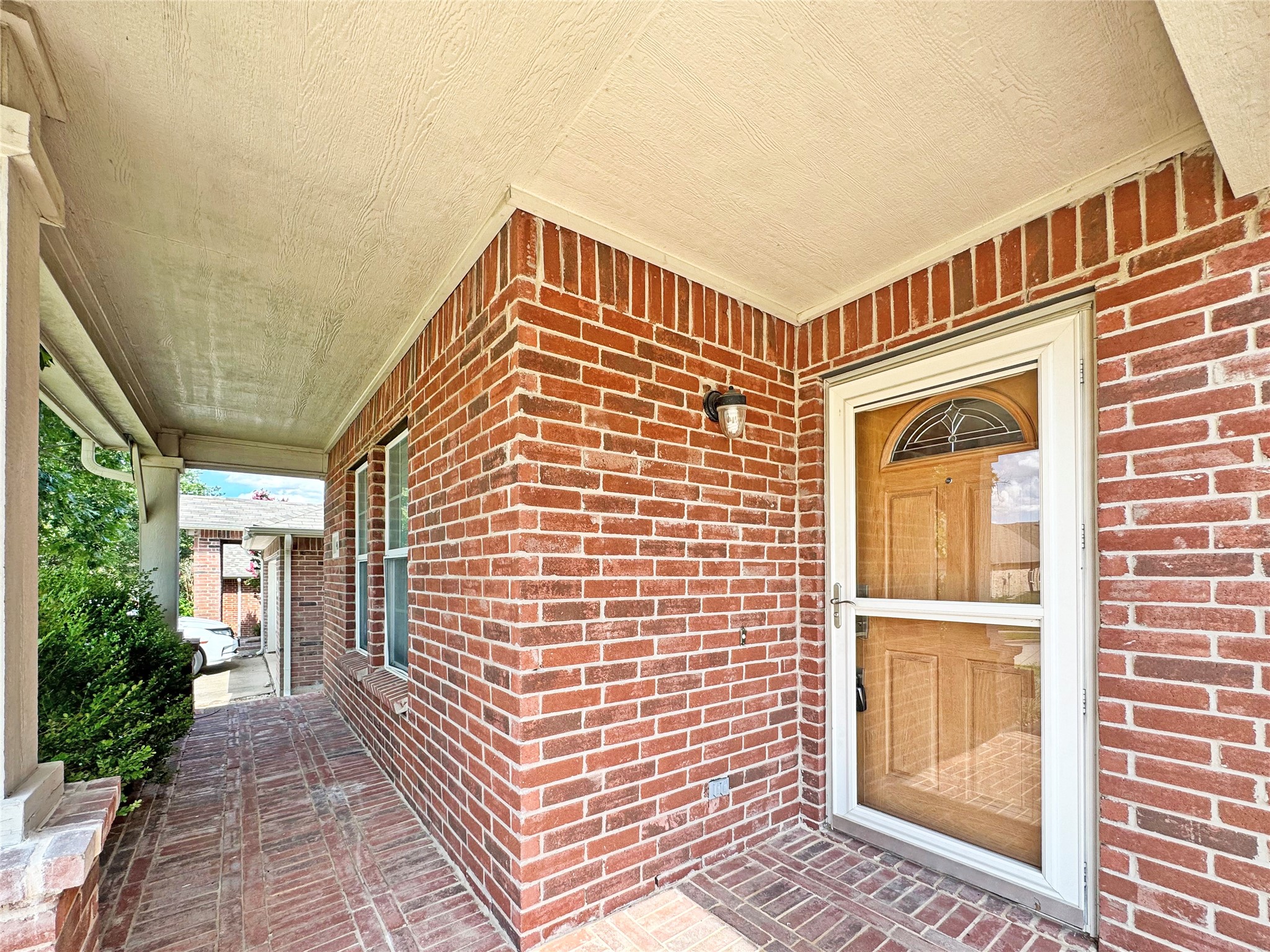 Property photo 02 of 9831 Dartmouth Drive, Frisco, TX 75035 | MLS #21202768