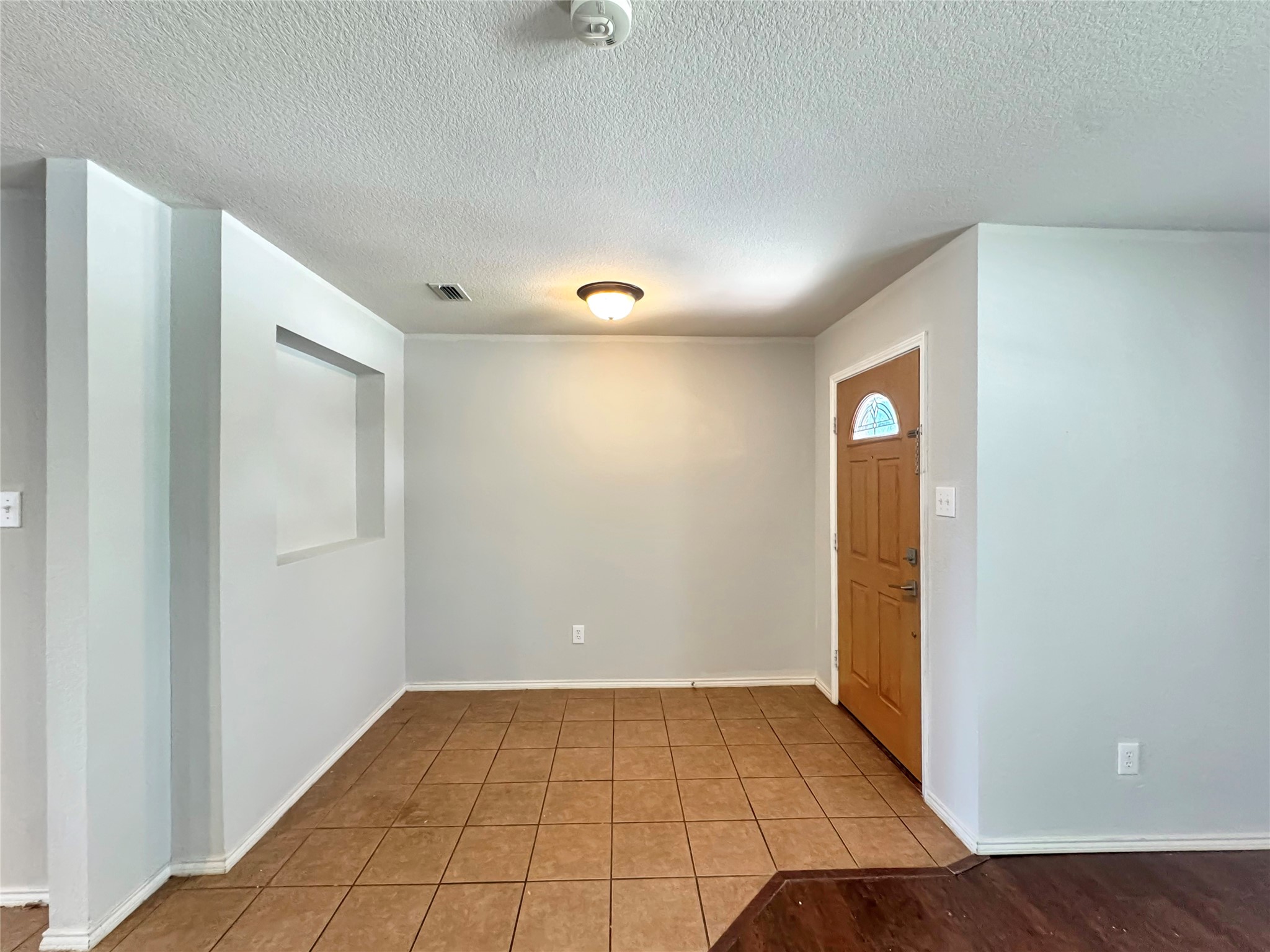 Property photo 04 of 9831 Dartmouth Drive, Frisco, TX 75035 | MLS #21202768