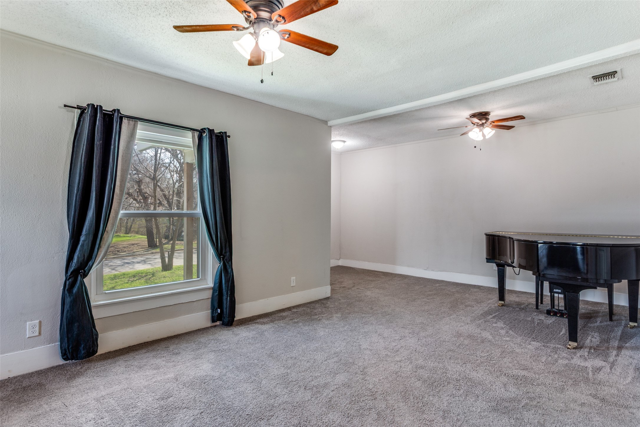 826 Mirike Drive, White Settlement, TX, 76108