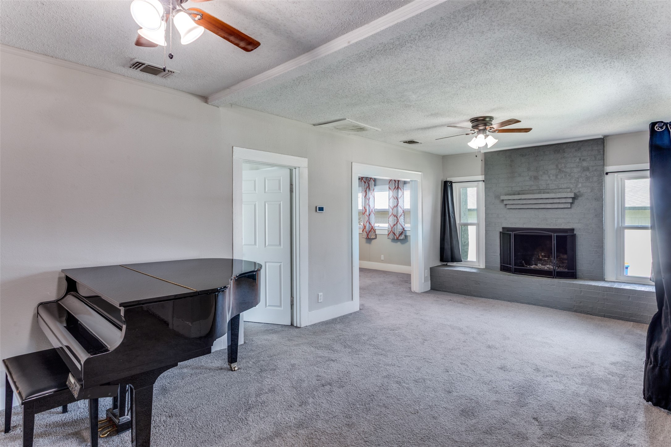826 Mirike Drive, White Settlement, TX, 76108