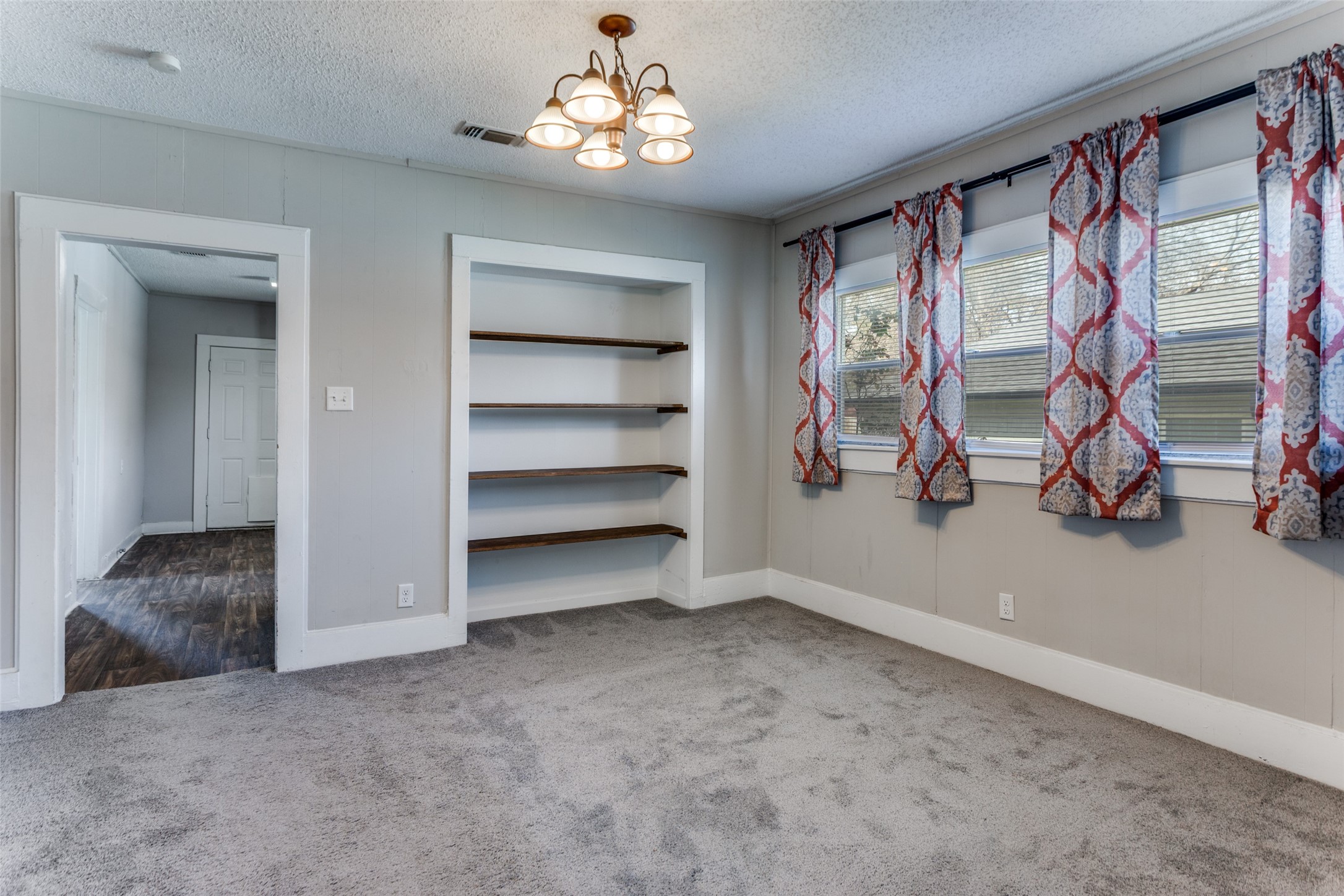 826 Mirike Drive, White Settlement, TX, 76108