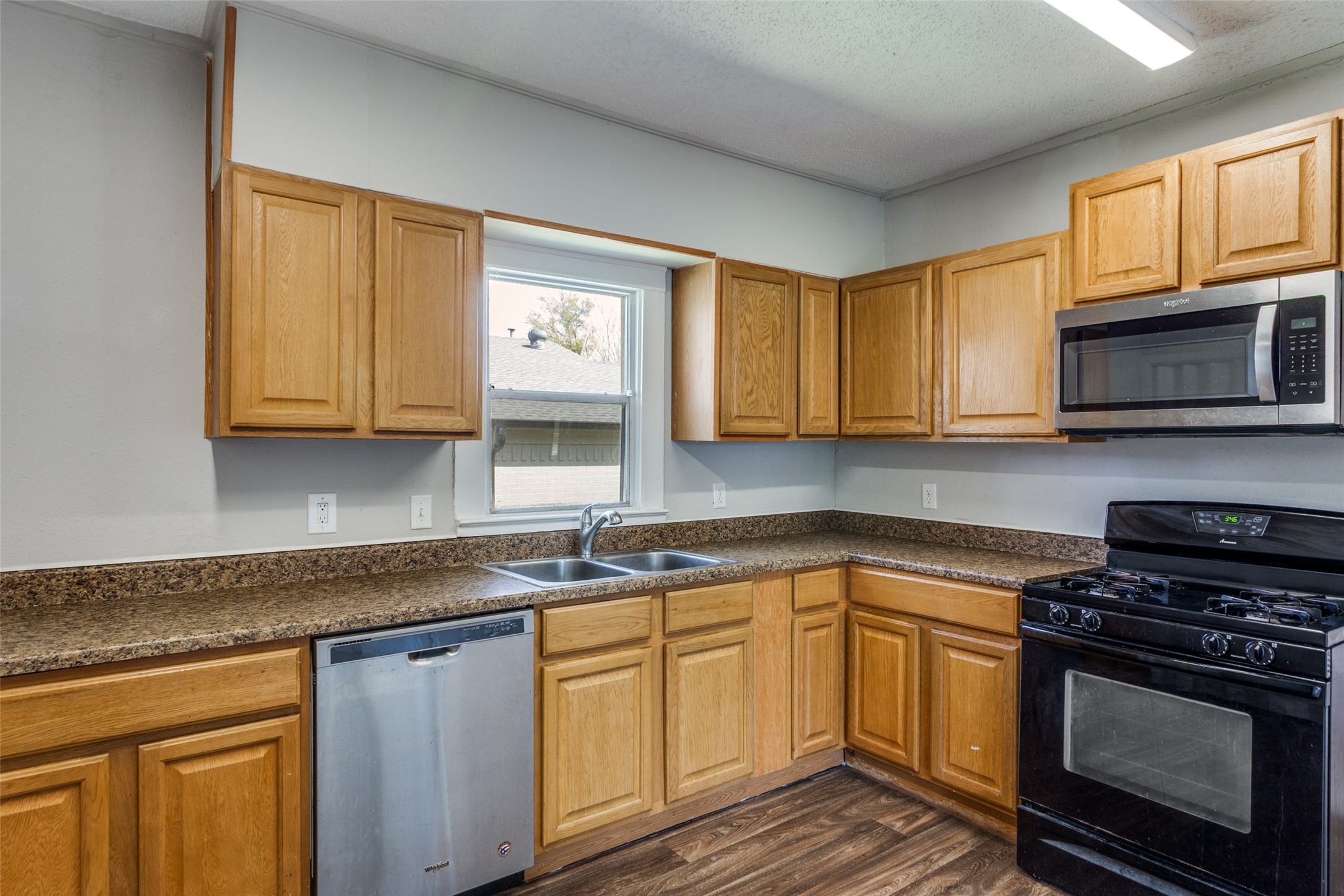 826 Mirike Drive, White Settlement, TX, 76108