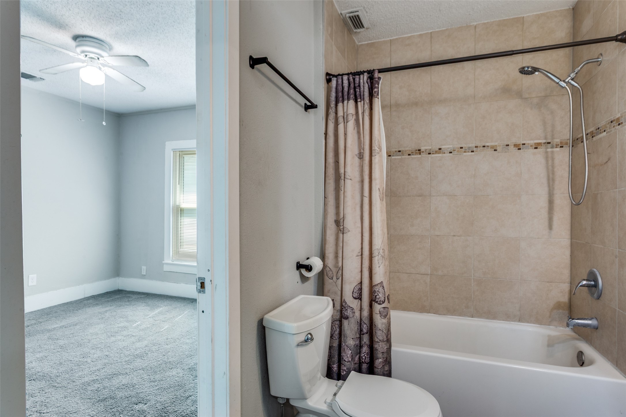 826 Mirike Drive, White Settlement, TX, 76108