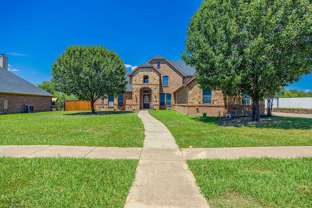 Property photo 01 of 1011 Parview Circle Grand, Prairie, TX 75104 | MLS #21203156