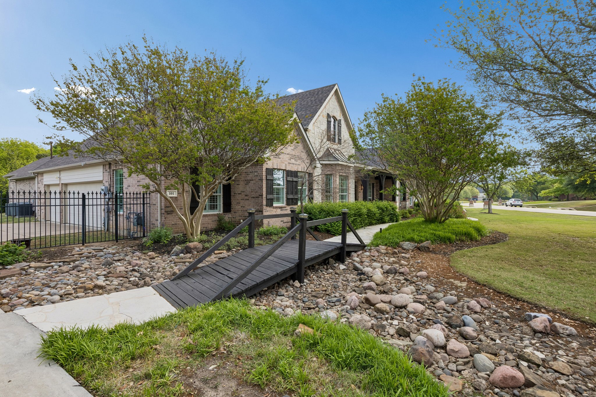 Property photo 02 of 101 Weston Drive, Fairview, TX 75069 | MLS #21203232
