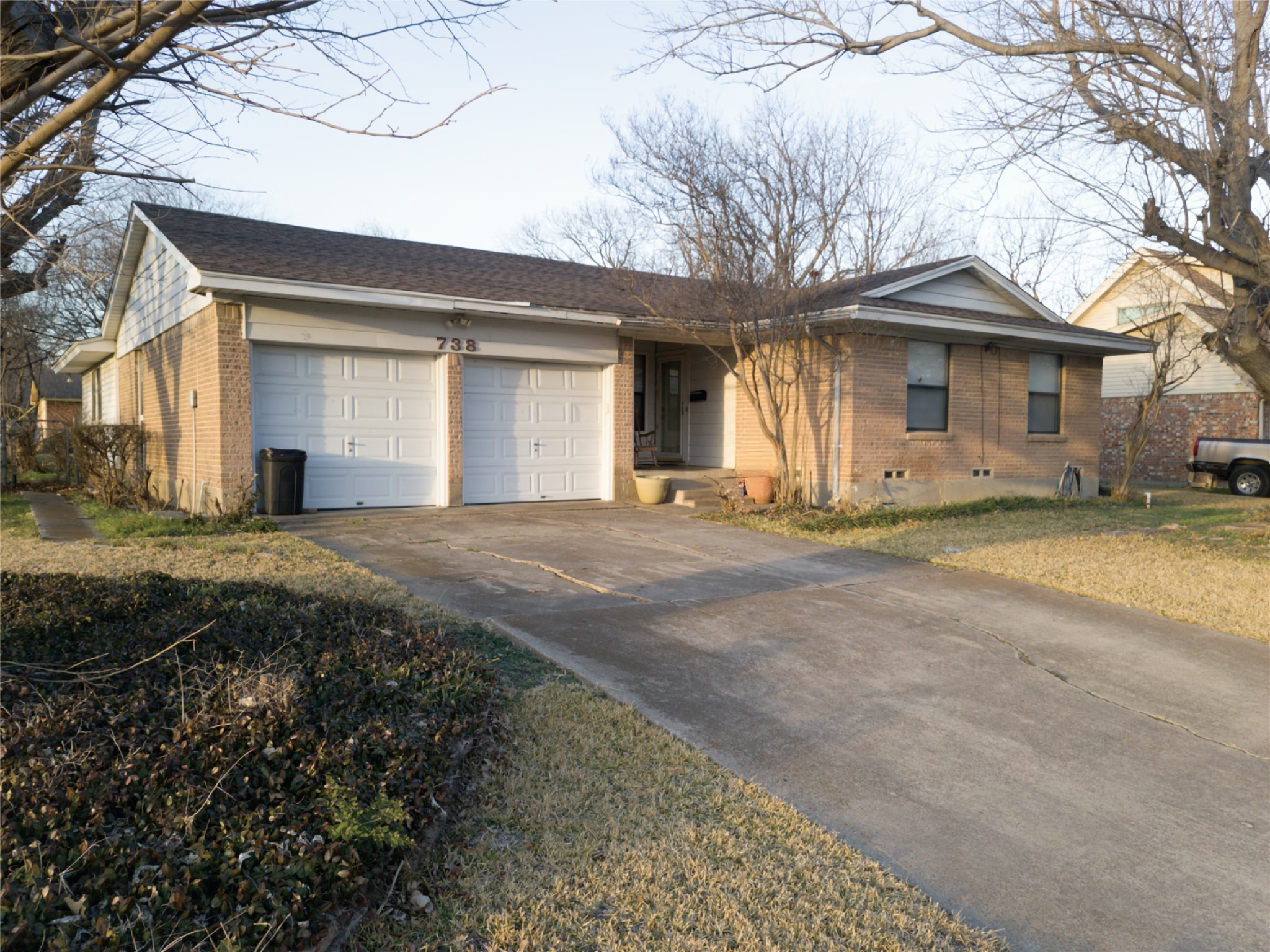 Property photo 01 of 738 Hawthorne Lane Grand, Prairie, TX 75052 | MLS #21203295