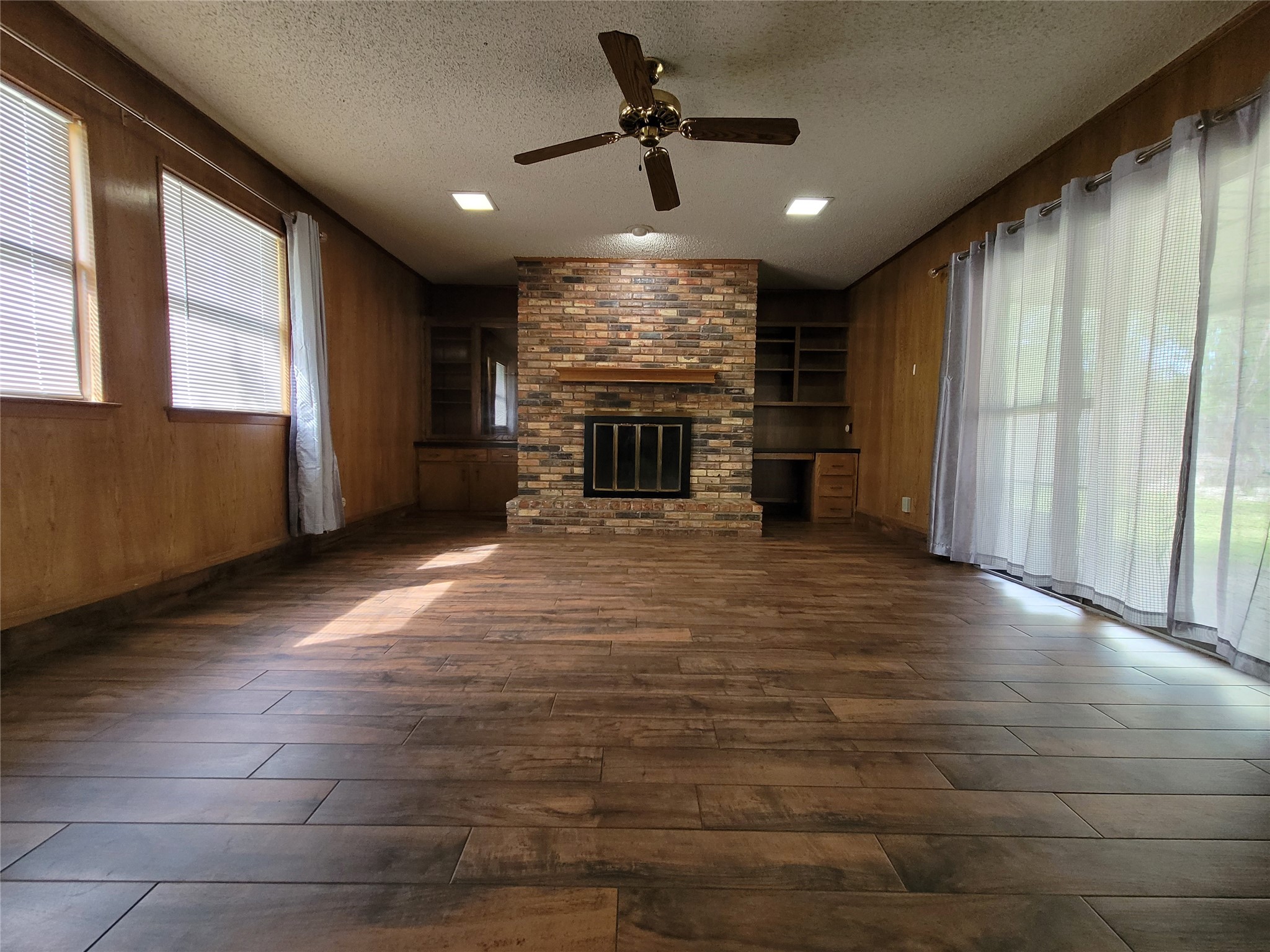 738 Hawthorne Lane, Grand Prairie, TX, 75052