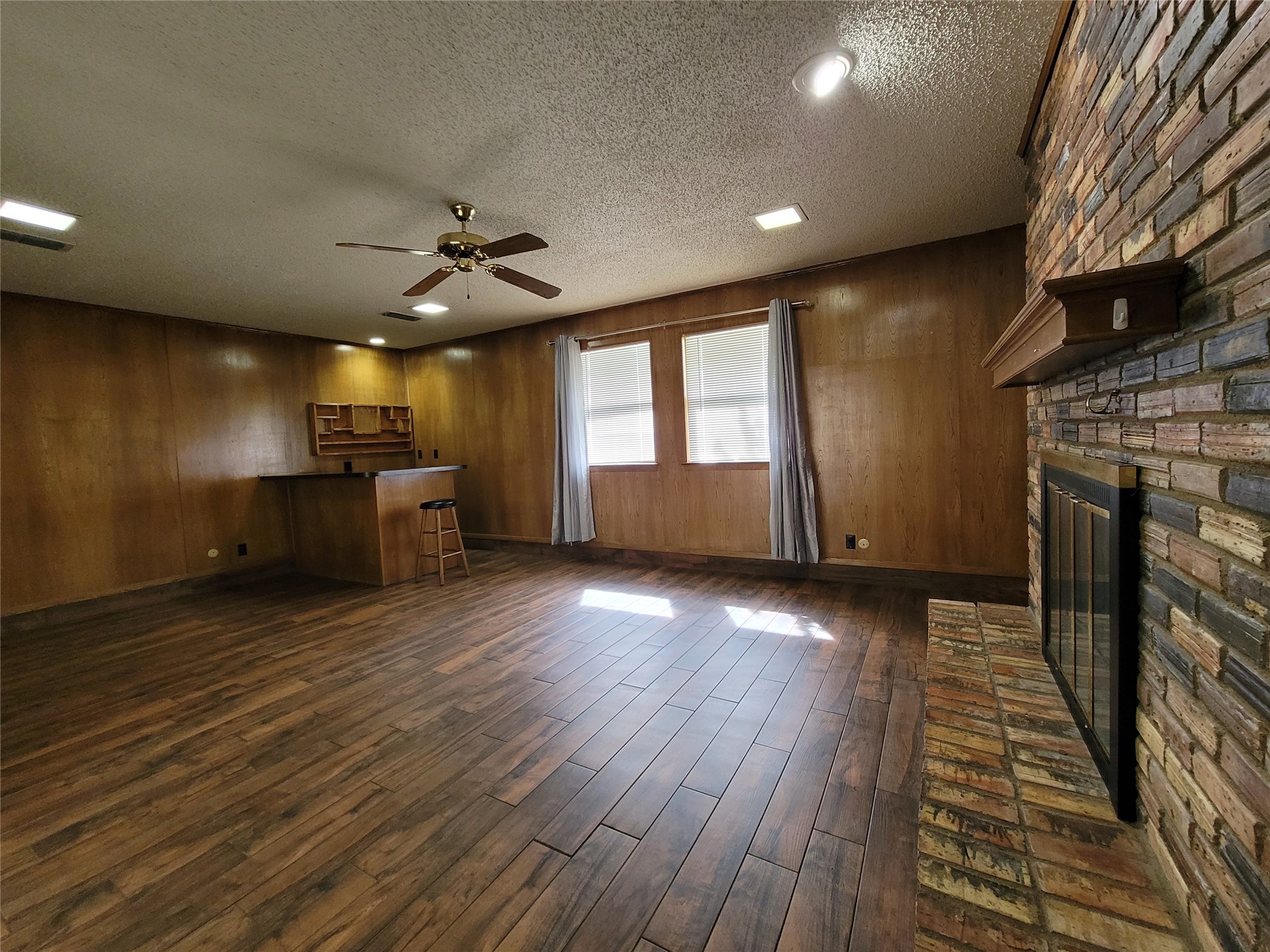 738 Hawthorne Lane, Grand Prairie, TX, 75052
