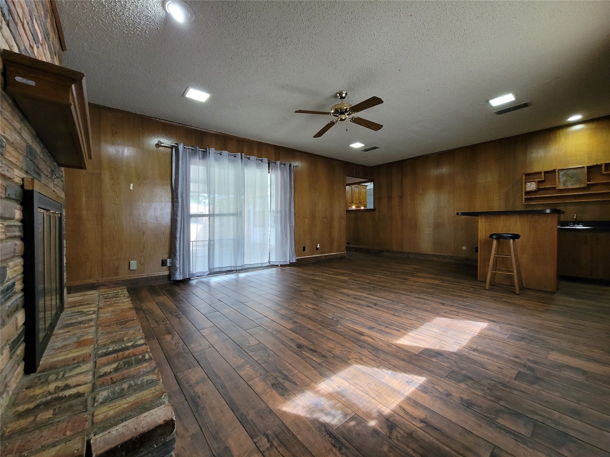 738 Hawthorne Lane, Grand Prairie, TX, 75052