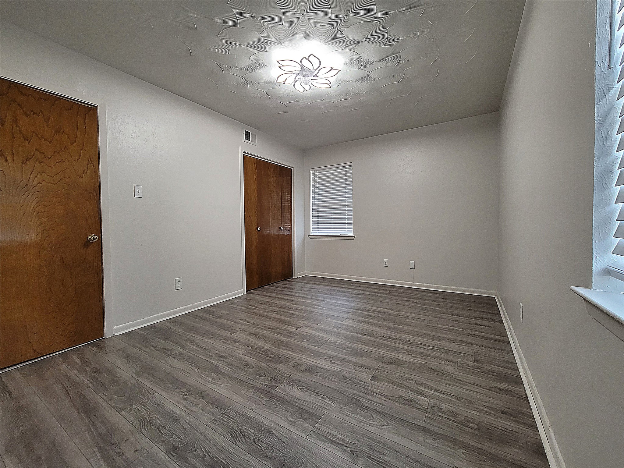 738 Hawthorne Lane, Grand Prairie, TX, 75052