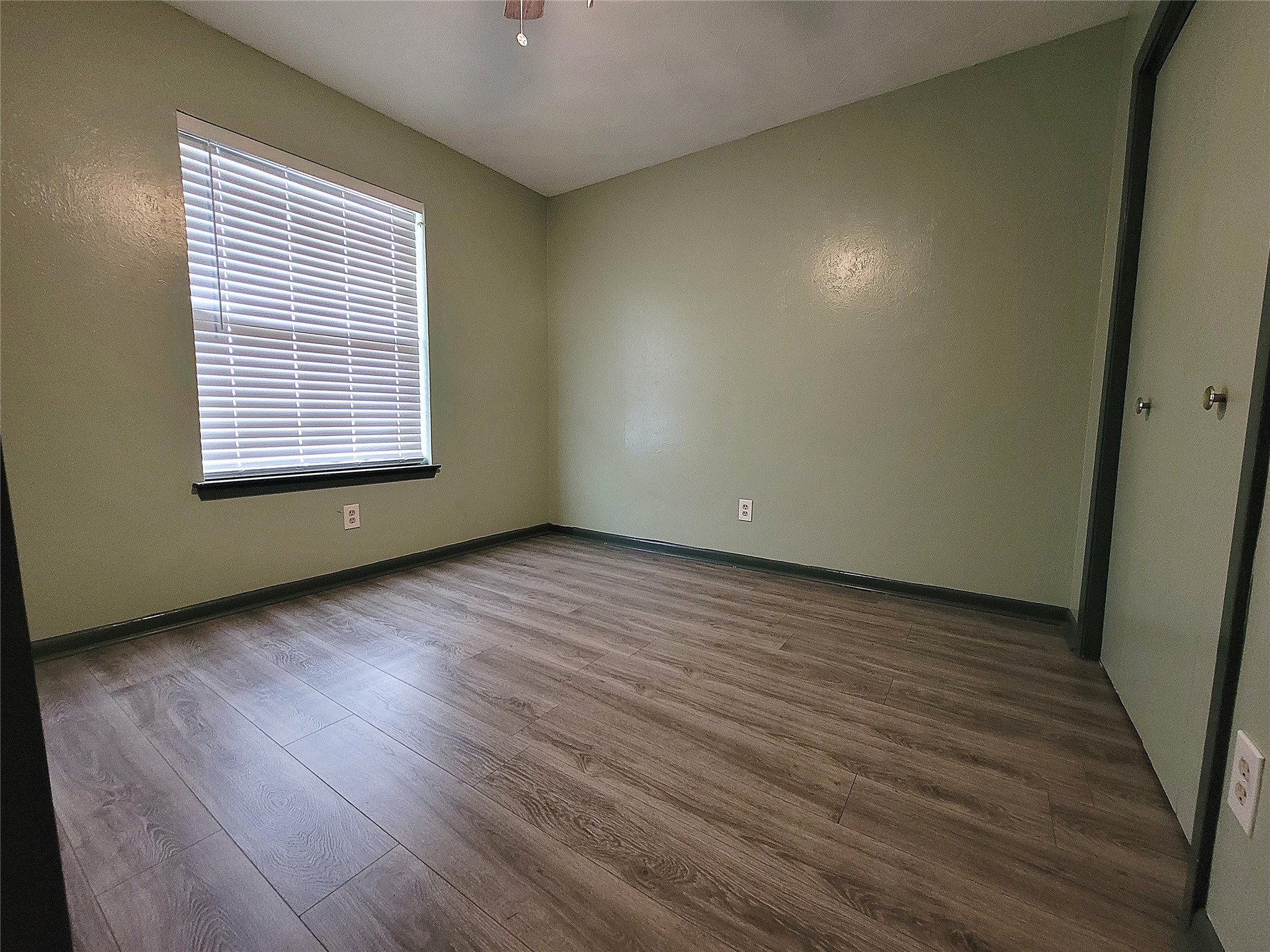 738 Hawthorne Lane, Grand Prairie, TX, 75052