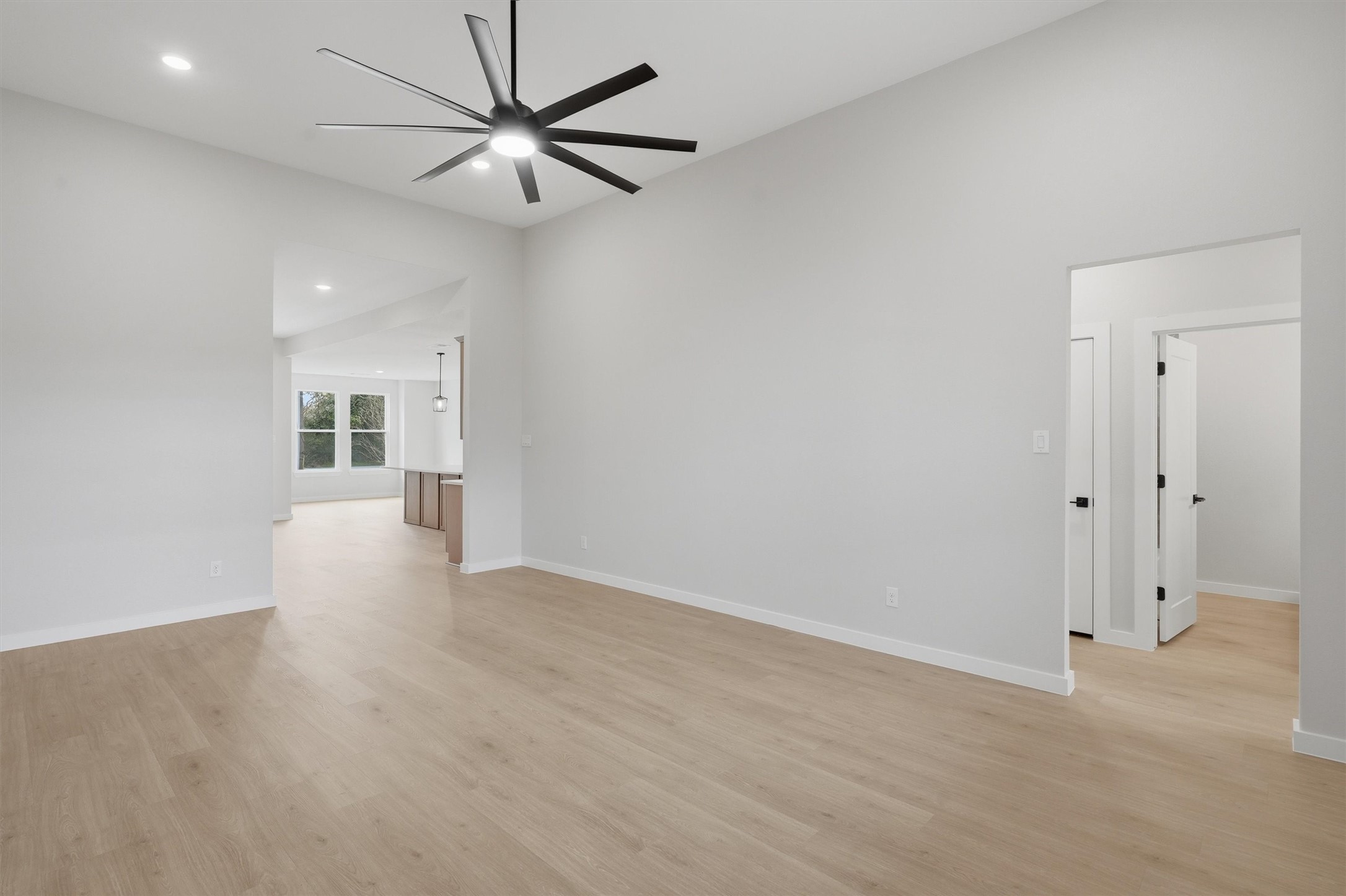407 E Boyd Avenue, Boyd, TX, 76023