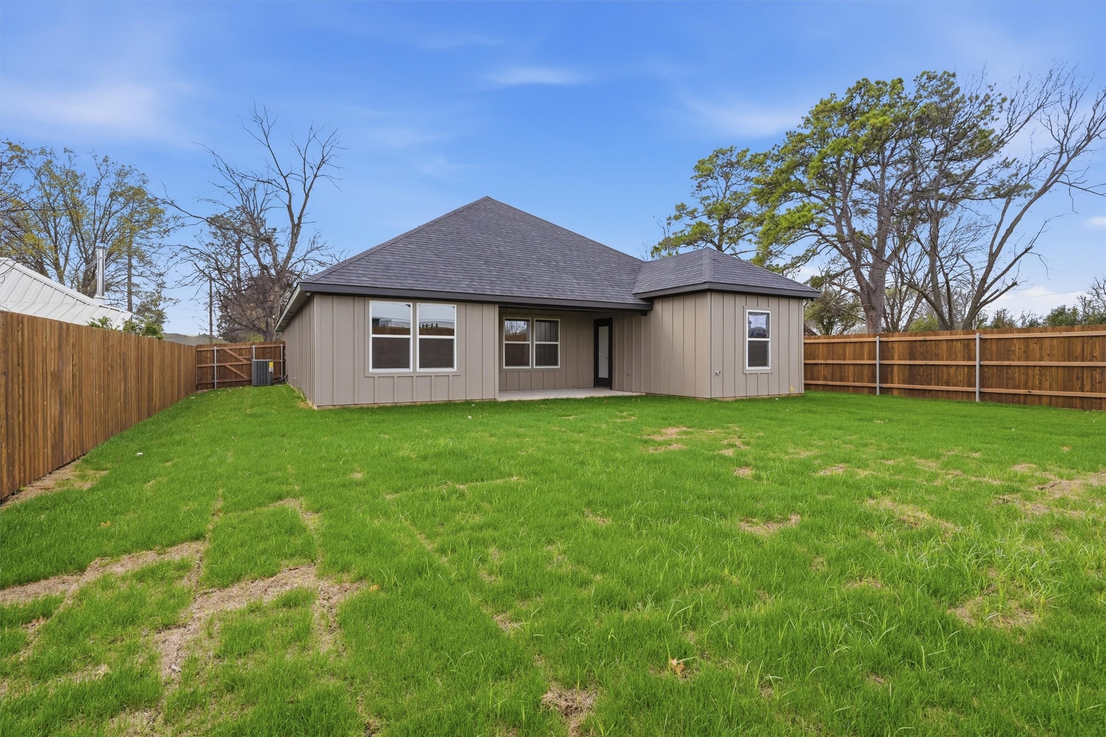 407 E Boyd Avenue, Boyd, TX, 76023