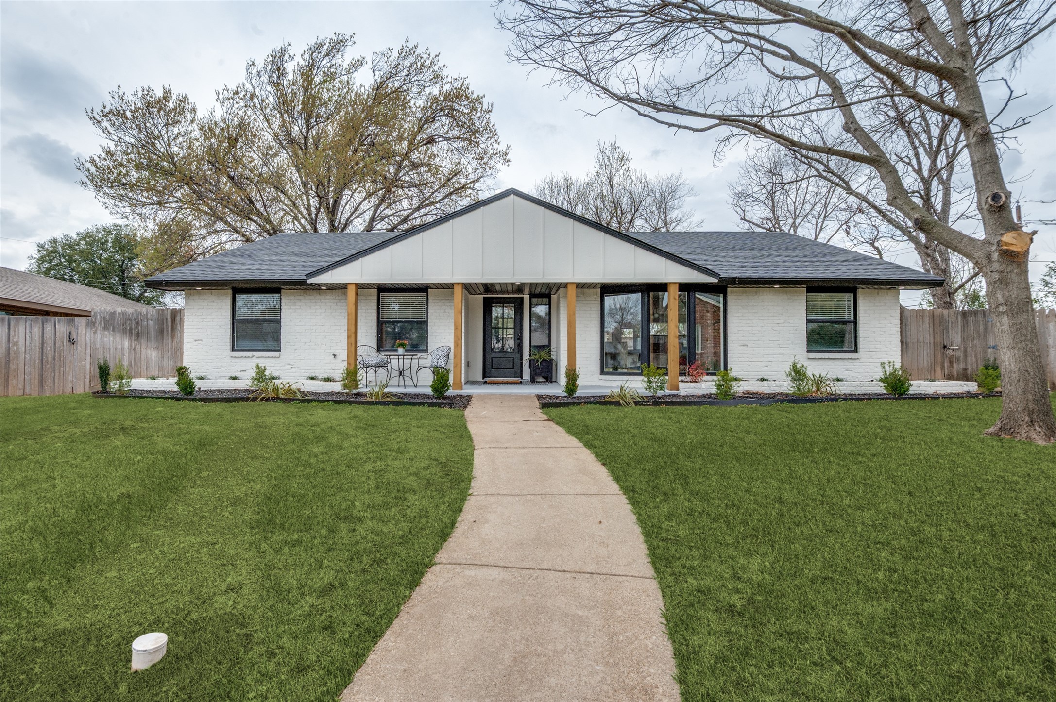 Property photo 03 of 3883 Antigua Circle, Dallas, TX 75244 | MLS #21203656