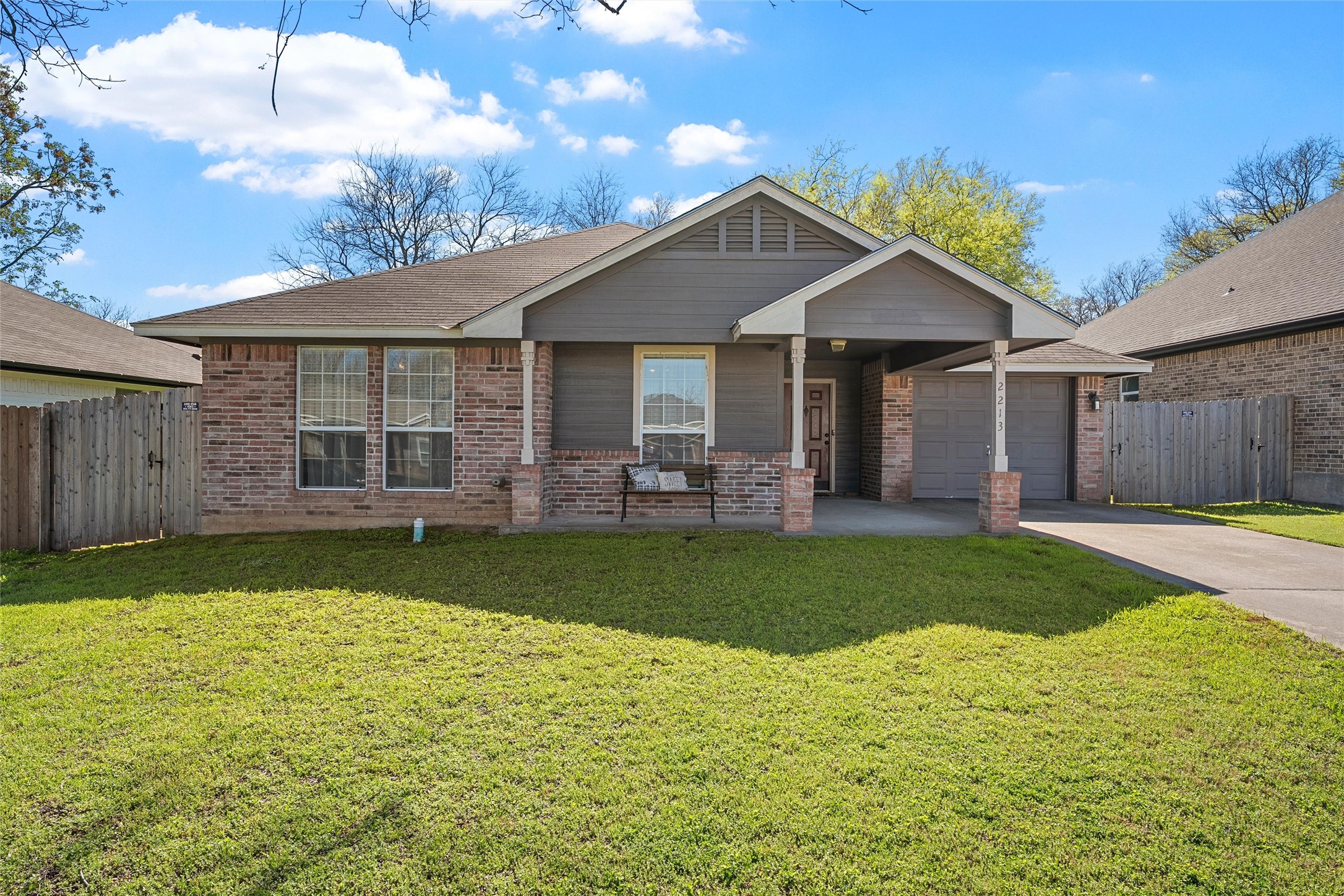 Property photo 02 of 2213 Autumn Woods Drive, Waco, TX 76711 | MLS #21203723