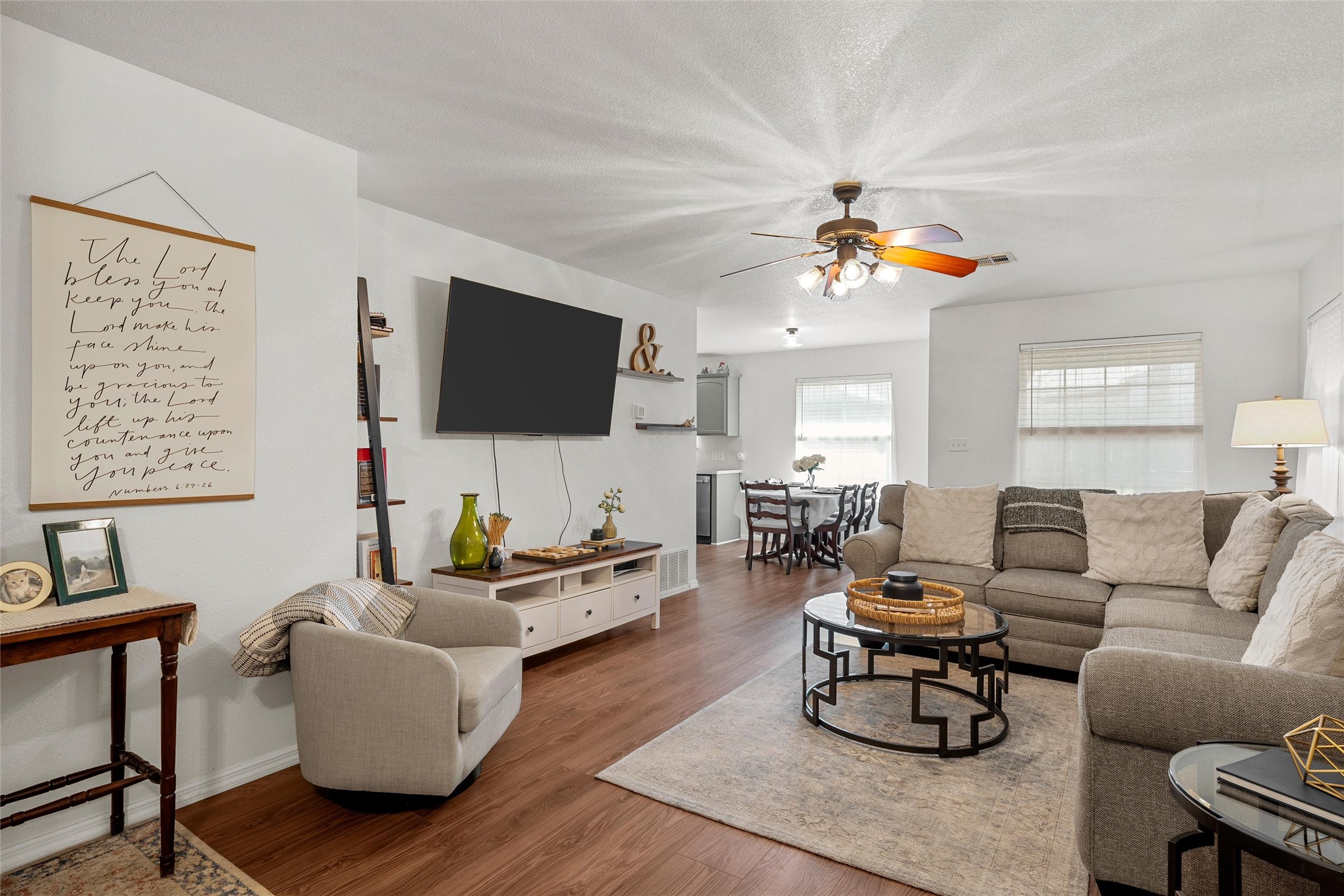 Property photo 04 of 2213 Autumn Woods Drive, Waco, TX 76711 | MLS #21203723