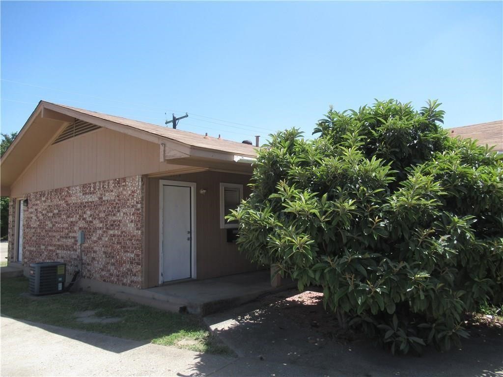 Property photo 01 of 1124 N Center Street, Arlington, TX 76011 | MLS #21204094