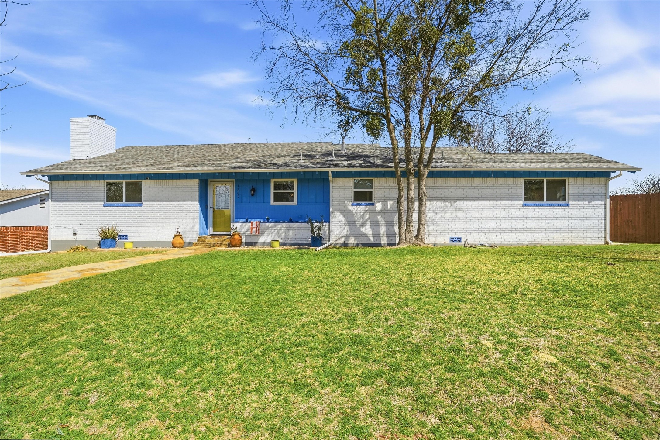 Property photo 01 of 1307 Bois D Arc Street, Weatherford, TX 76086 | MLS #21204441