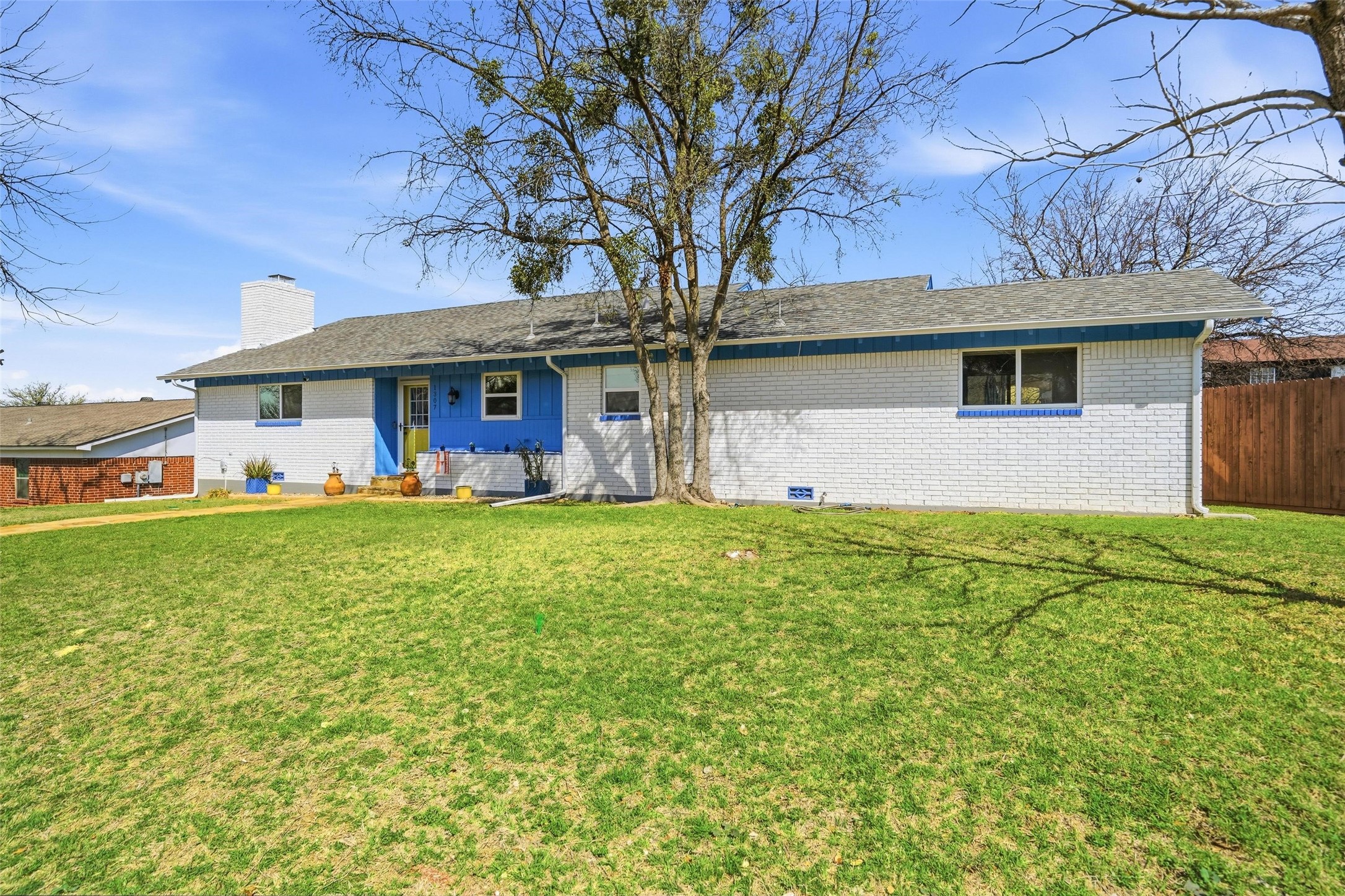Property photo 02 of 1307 Bois D Arc Street, Weatherford, TX 76086 | MLS #21204441