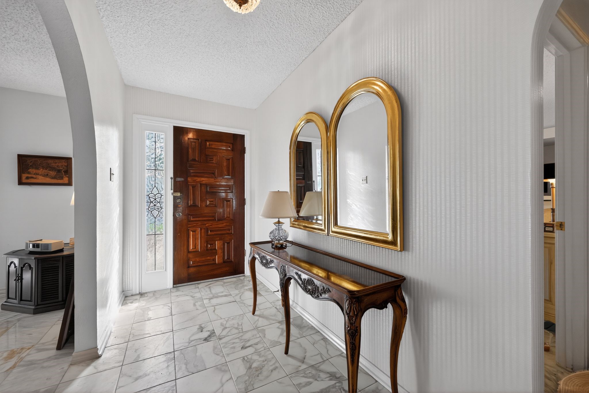704 Castlewood Lane, Arlington, TX, 76012