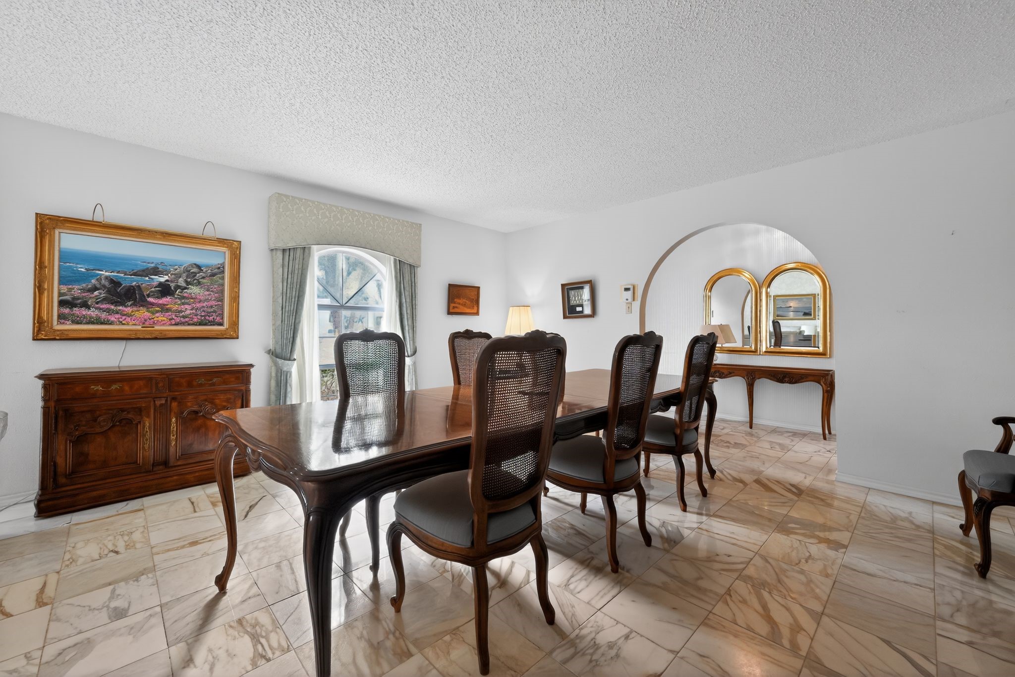 704 Castlewood Lane, Arlington, TX, 76012