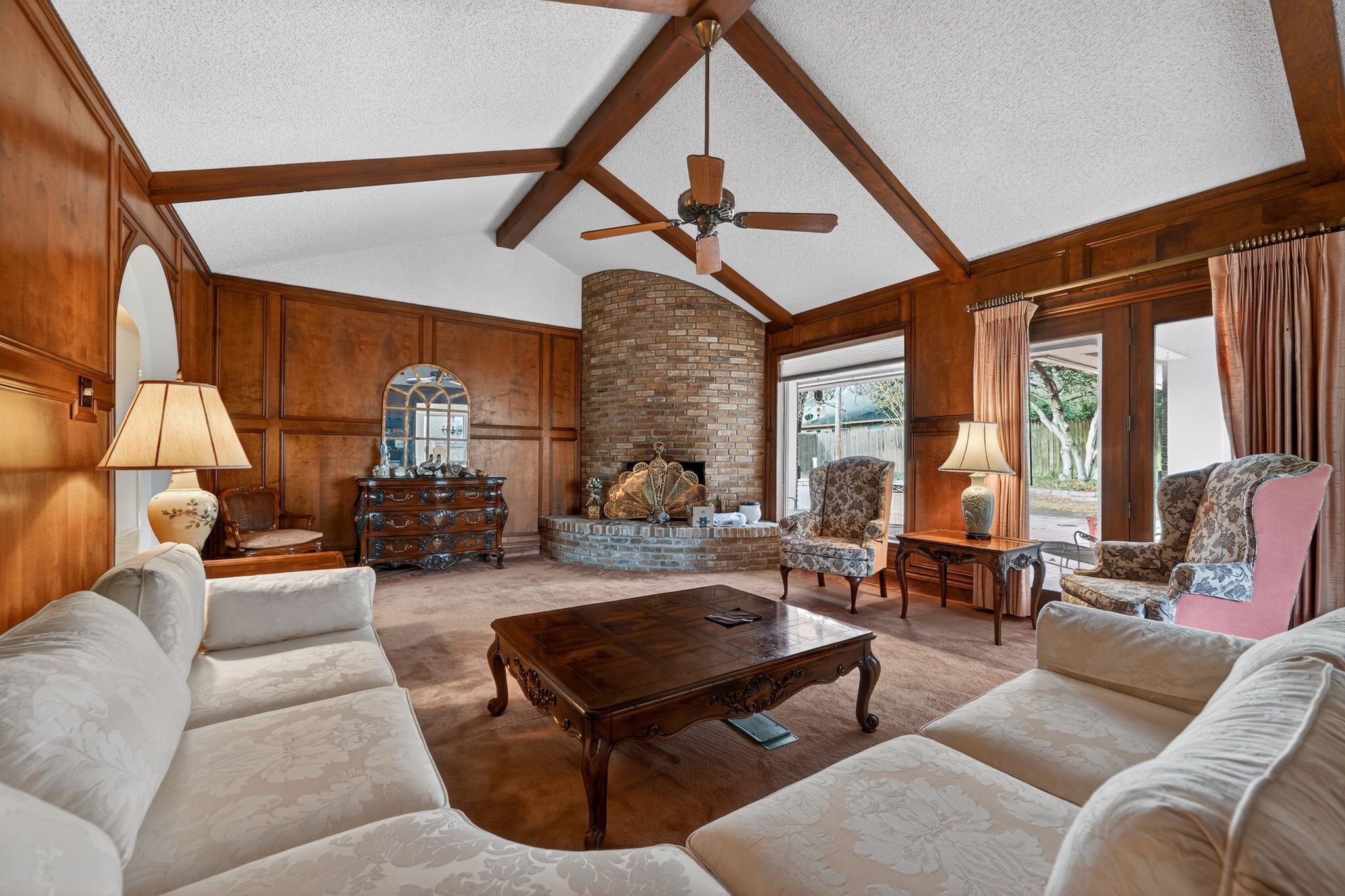704 Castlewood Lane, Arlington, TX, 76012