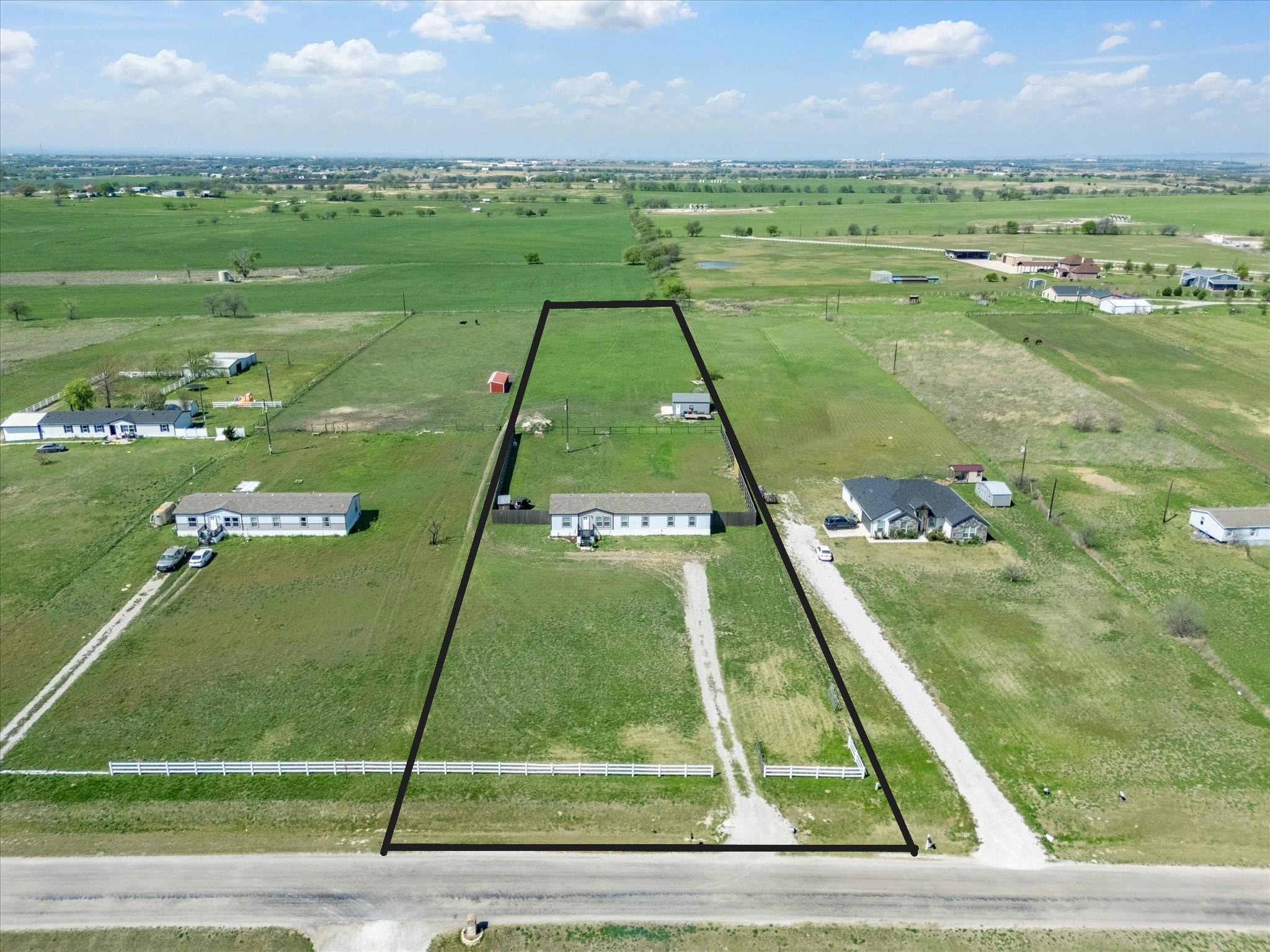 Property photo 01 of 341 Mesa Ridge, Decatur, TX 76234 | MLS #21204619