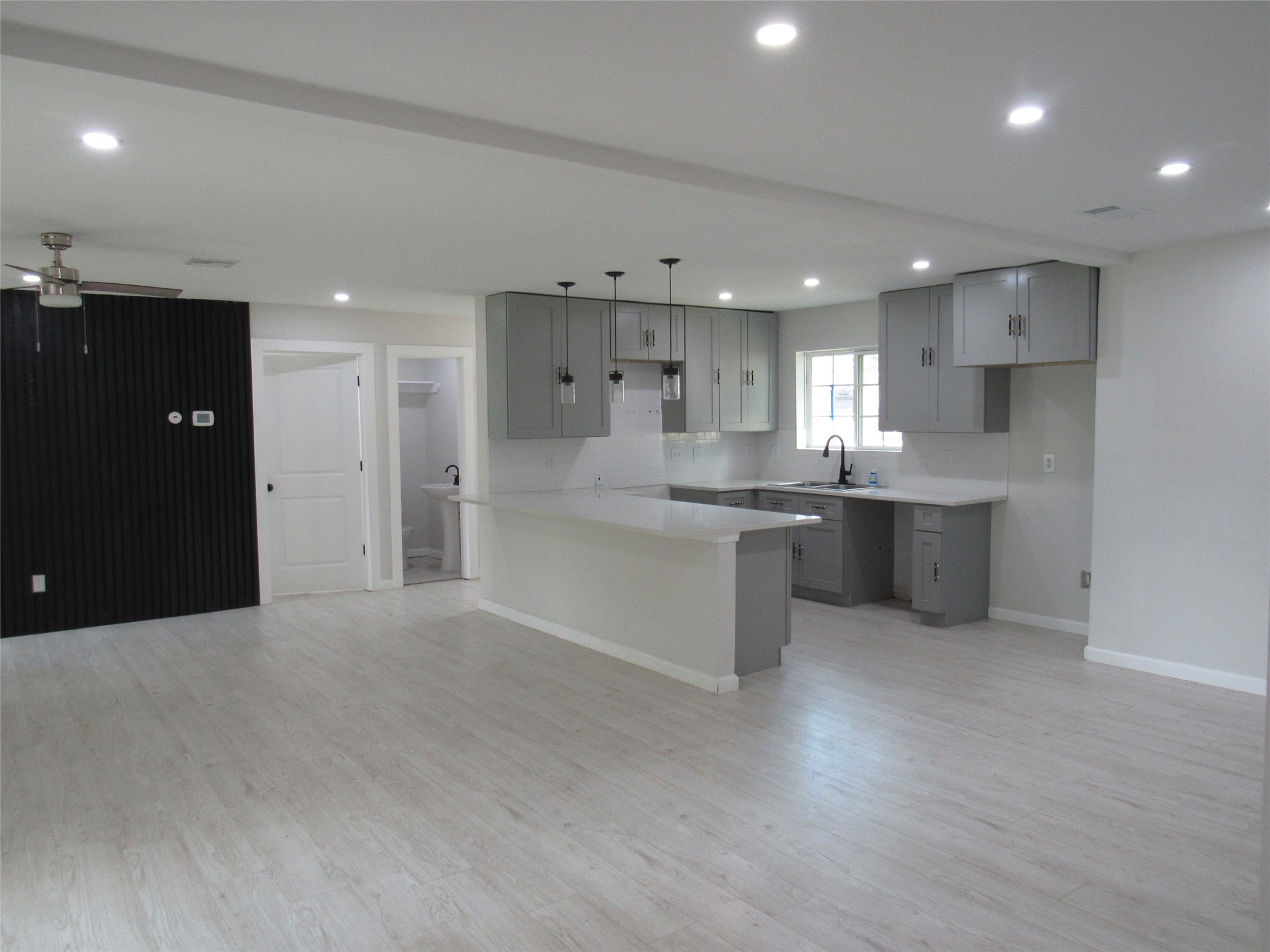 321 Crescent Drive, Hewitt, TX, 76643