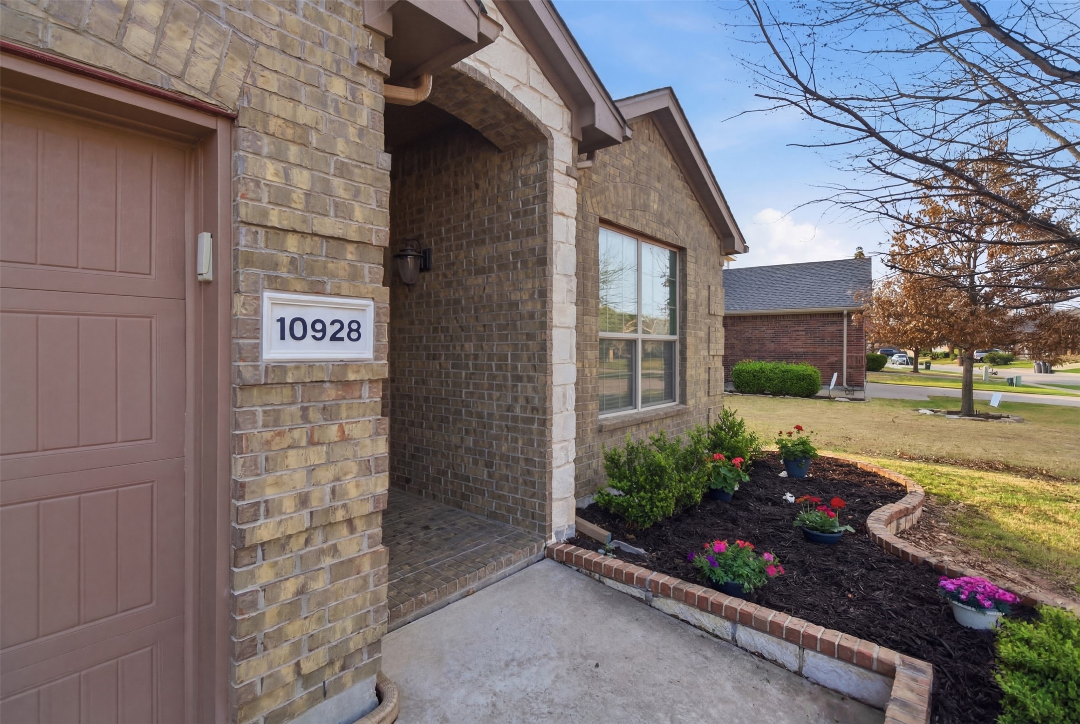 10928 Middleglen Road, Fort Worth, TX, 76052