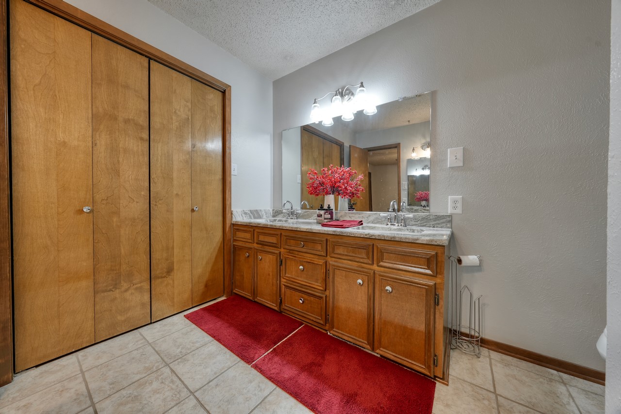 114 E Hideaway Lane, Hideaway, TX, 75771