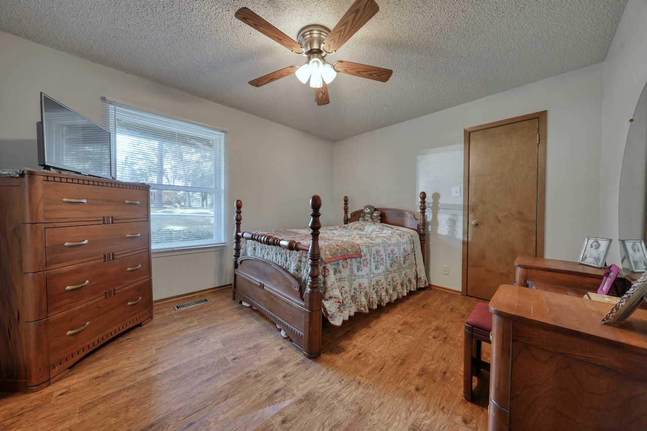 114 E Hideaway Lane, Hideaway, TX, 75771