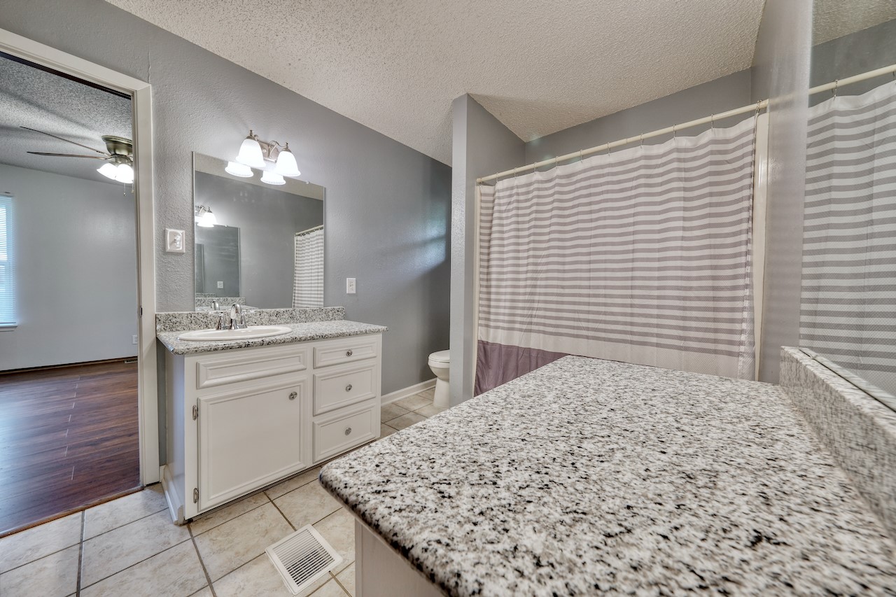 114 E Hideaway Lane, Hideaway, TX, 75771