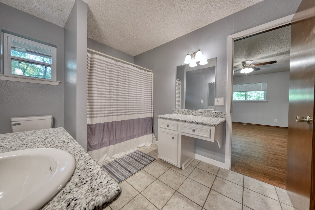 114 E Hideaway Lane, Hideaway, TX, 75771